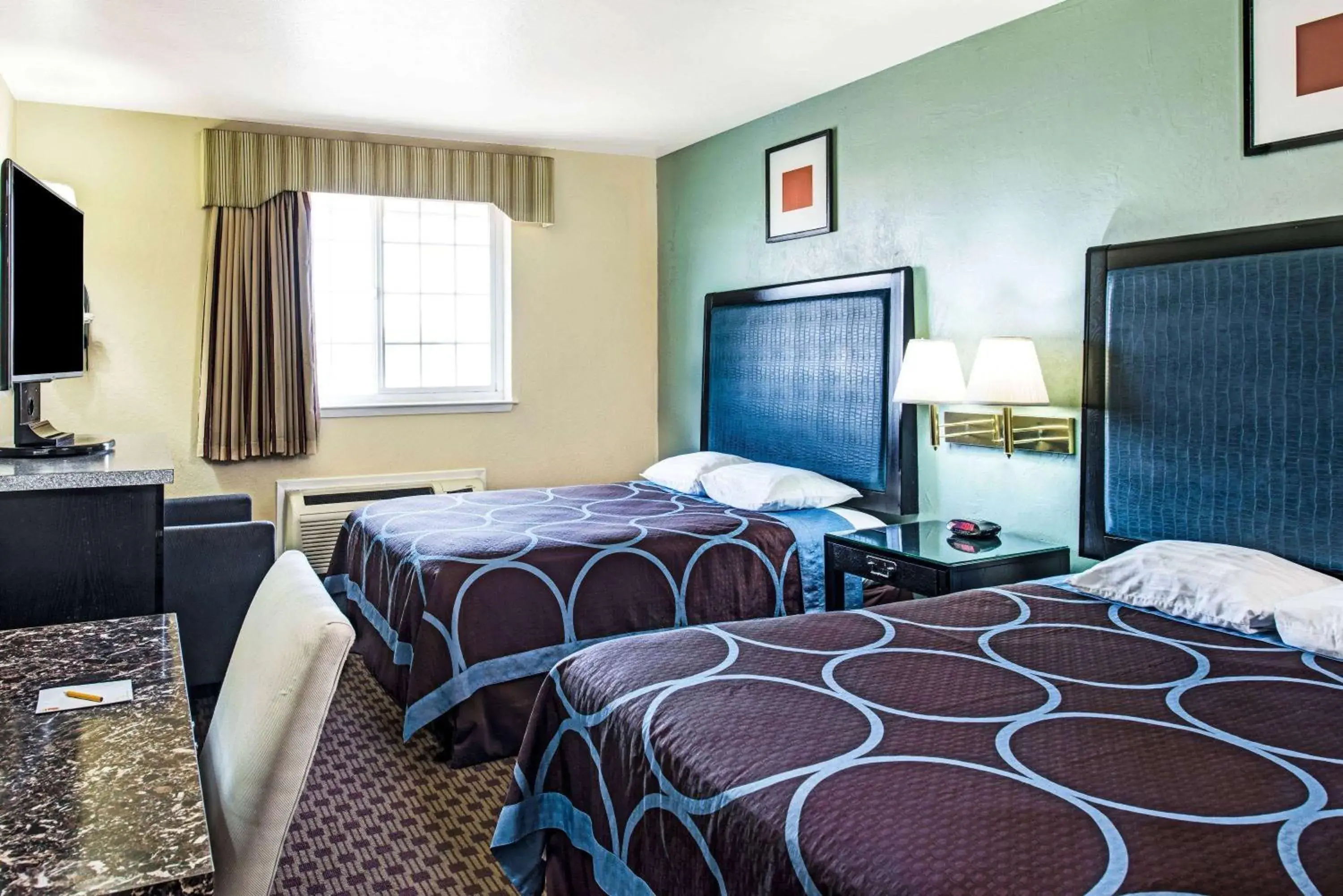 Photo of the whole room, Bed in Super 8 by Wyndham Sacramento/Florin Rd Photo of the whole room, Bed in Super 8 by Wyndham Sacramento/Florin Rd