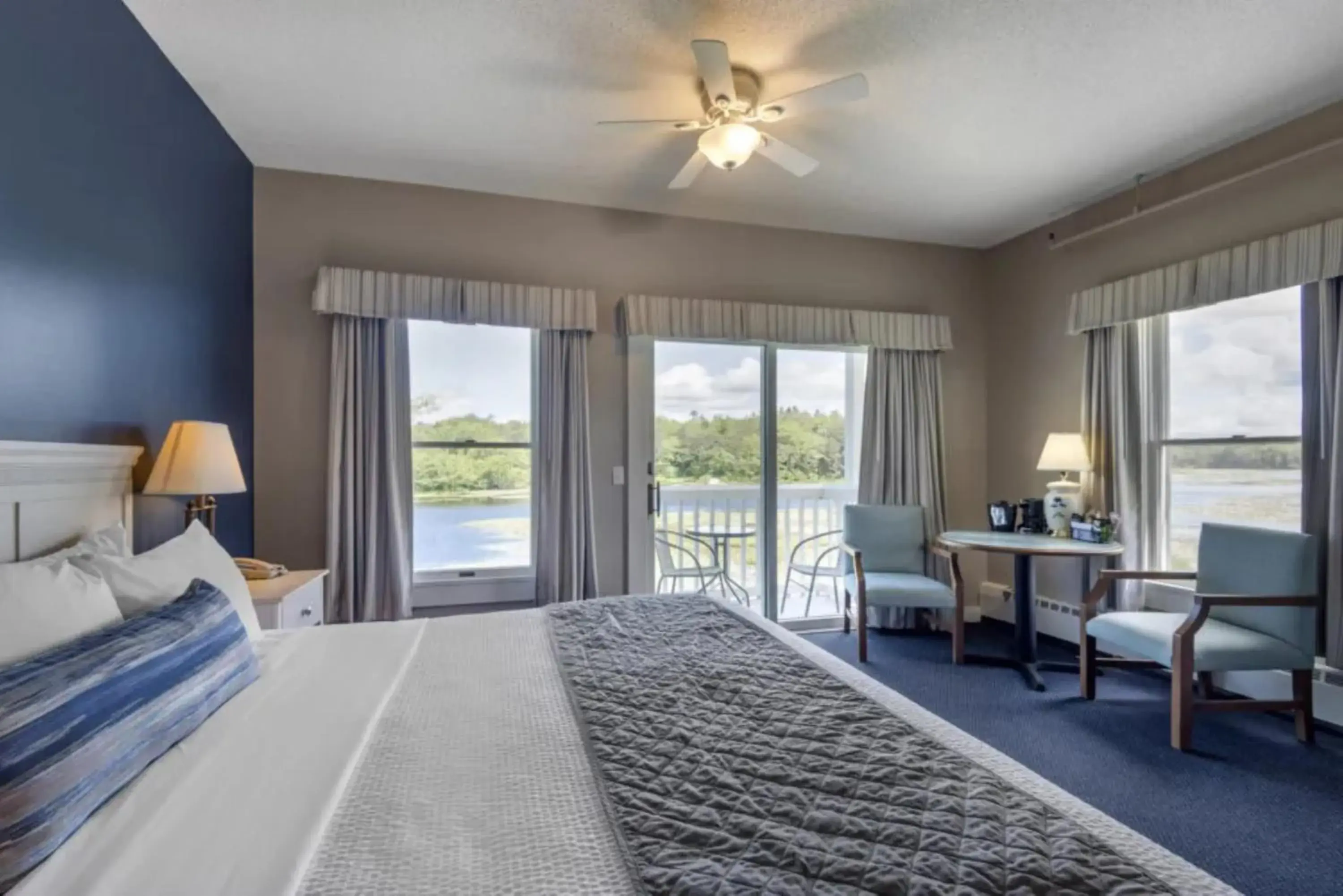 Bed in Sebasco Harbor Resort & Golf Club Bed in Sebasco Harbor Resort & Golf Club