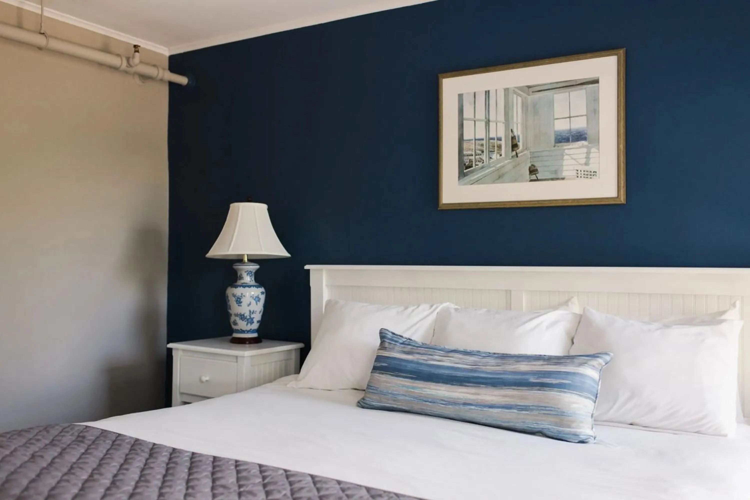 Bed in Sebasco Harbor Resort & Golf Club