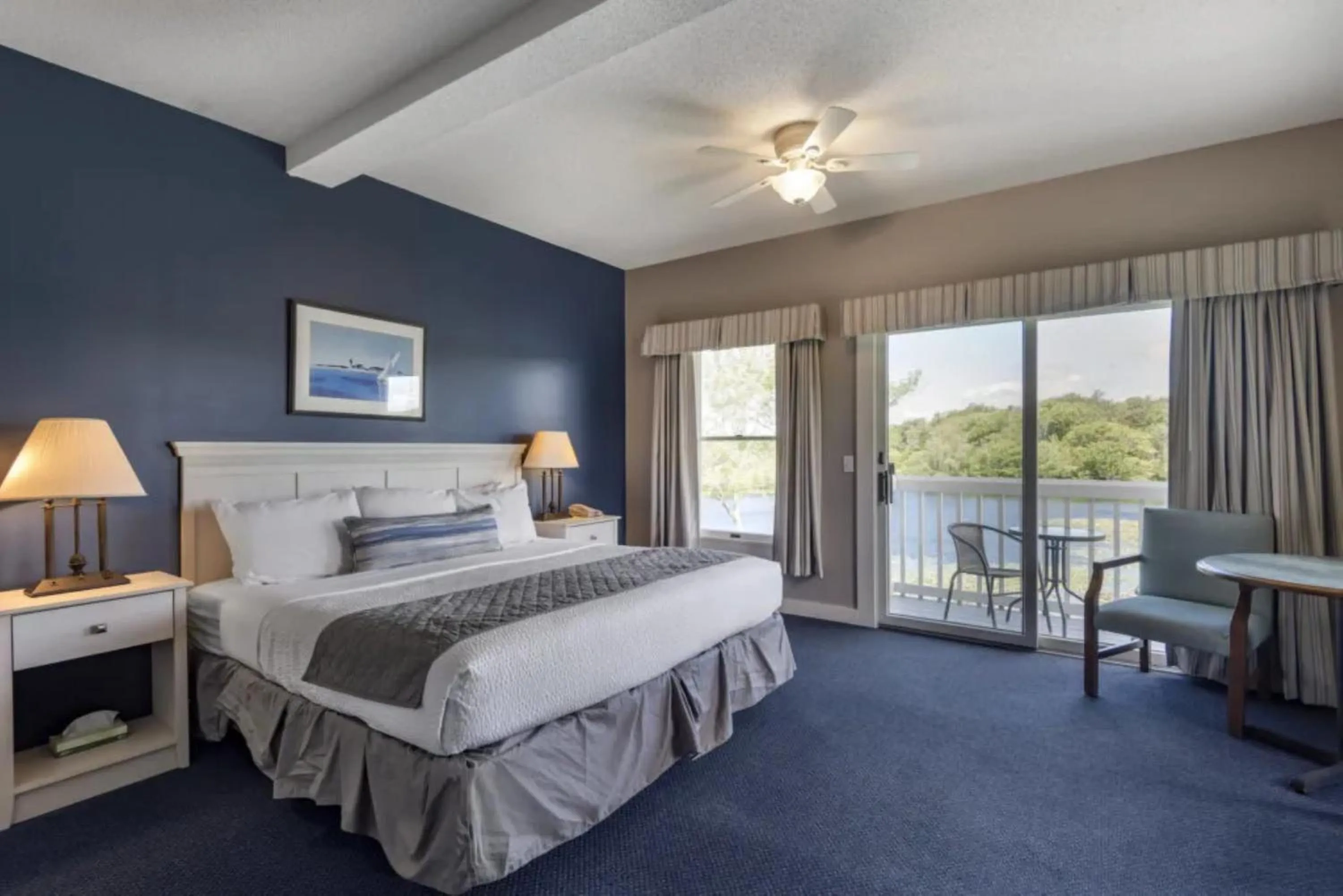 Bed in Sebasco Harbor Resort & Golf Club