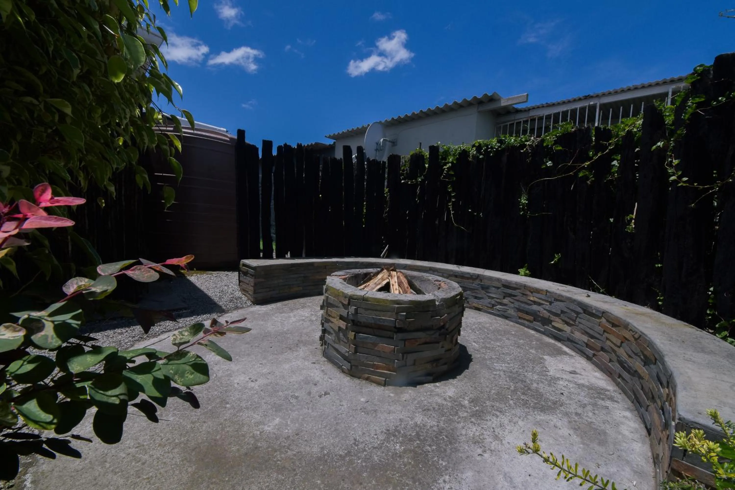 BBQ facilities in Luxury Backpackers
