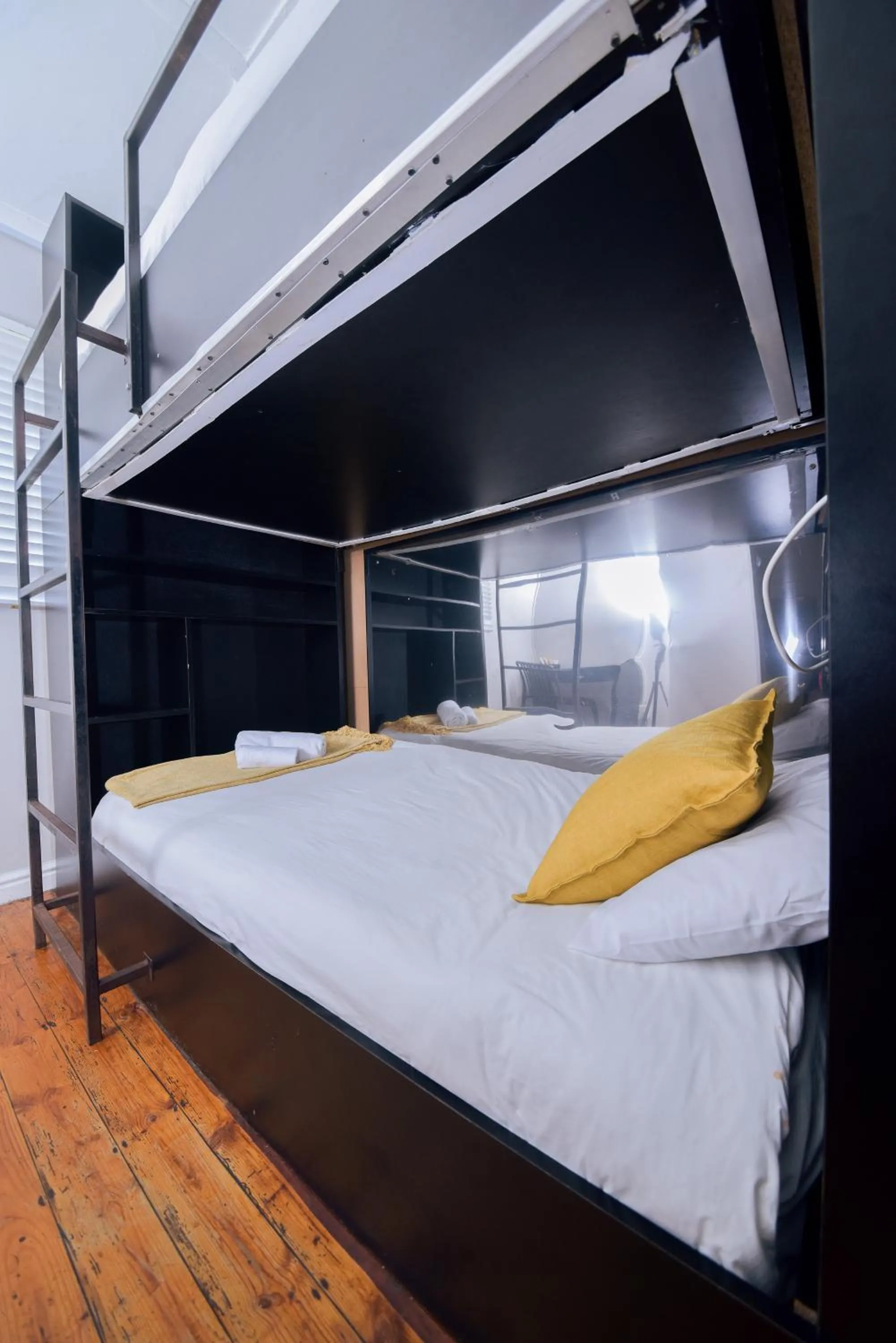 bunk bed, Bed in Luxury Backpackers