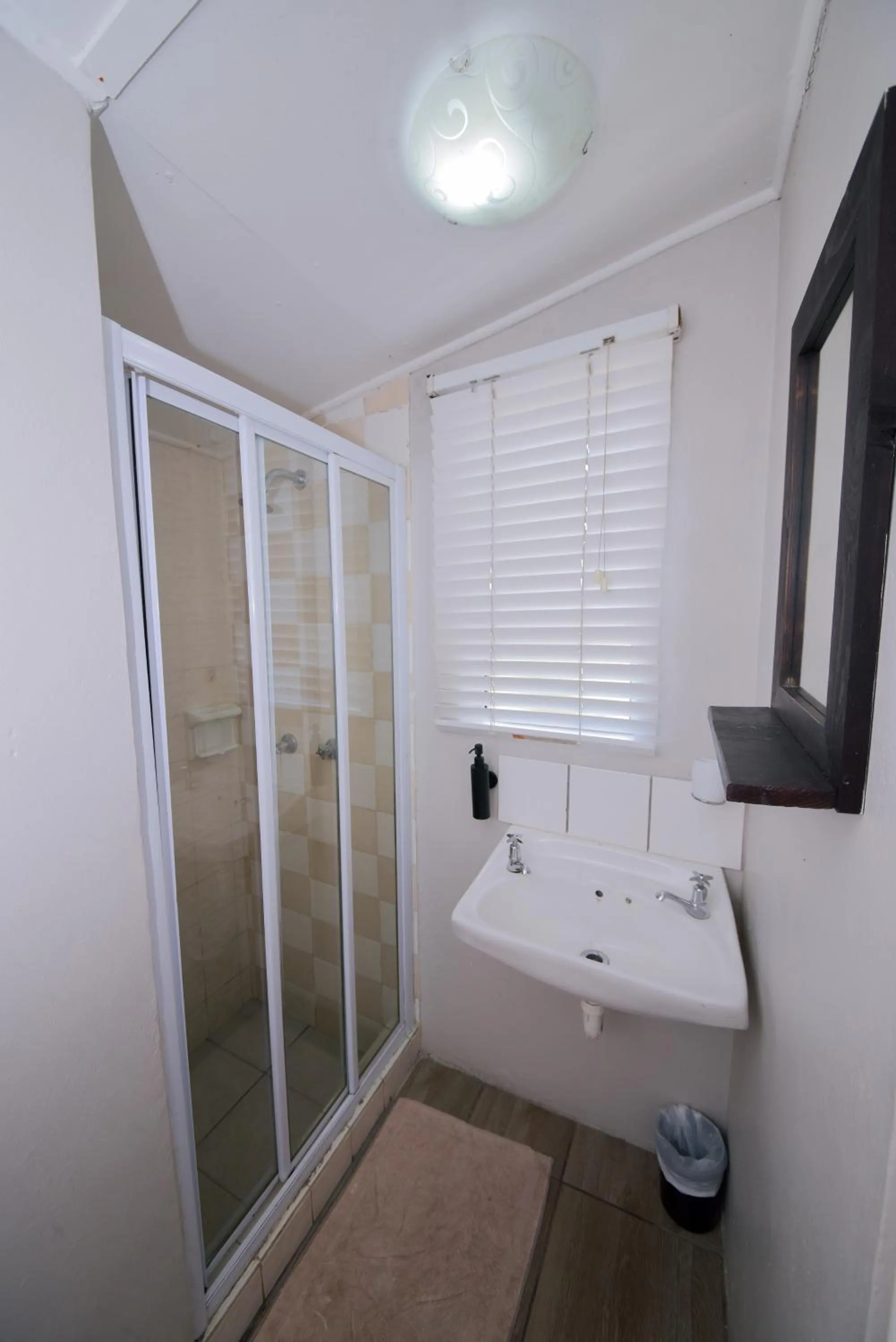 Shower in Luxury Backpackers