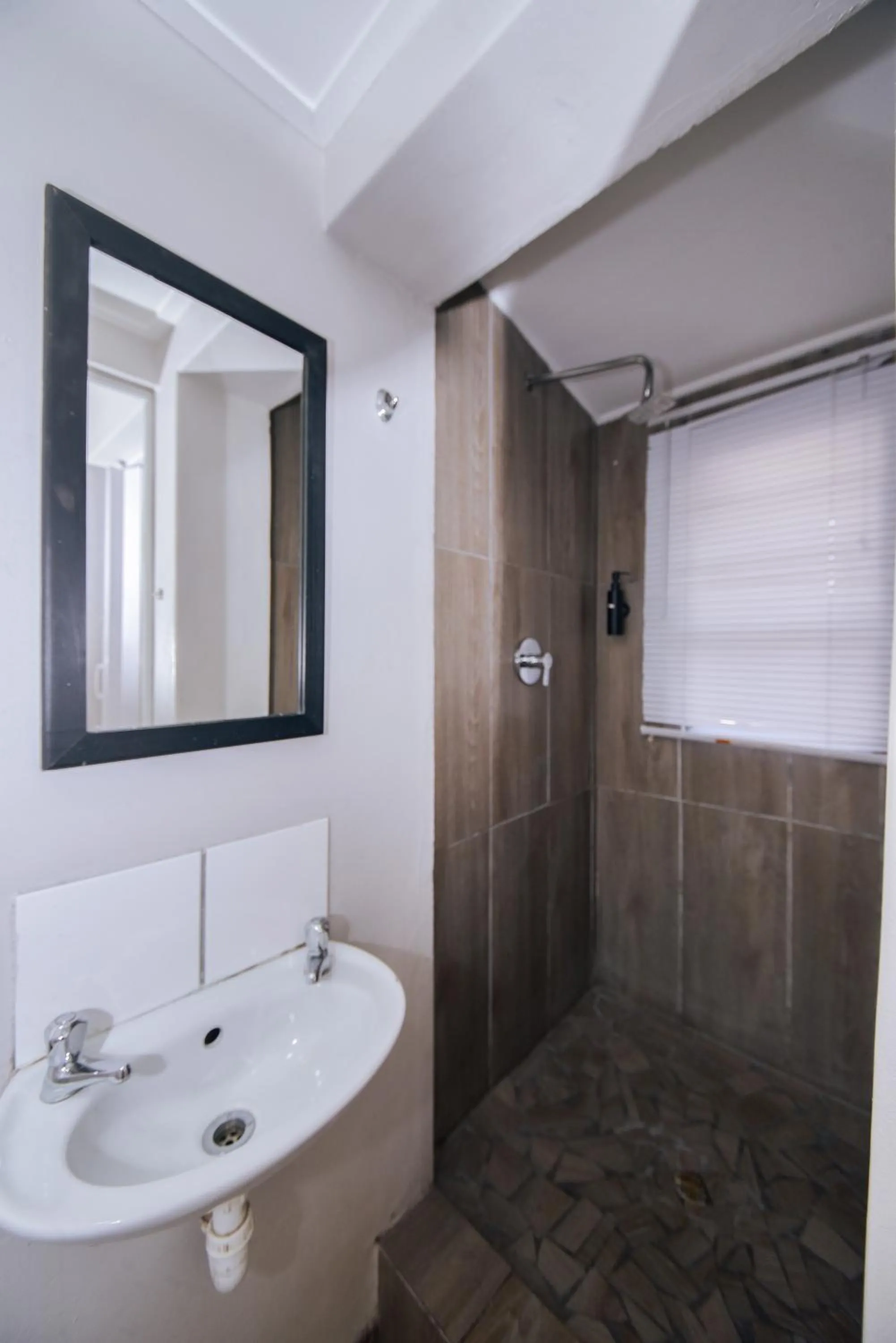 Shower in Luxury Backpackers