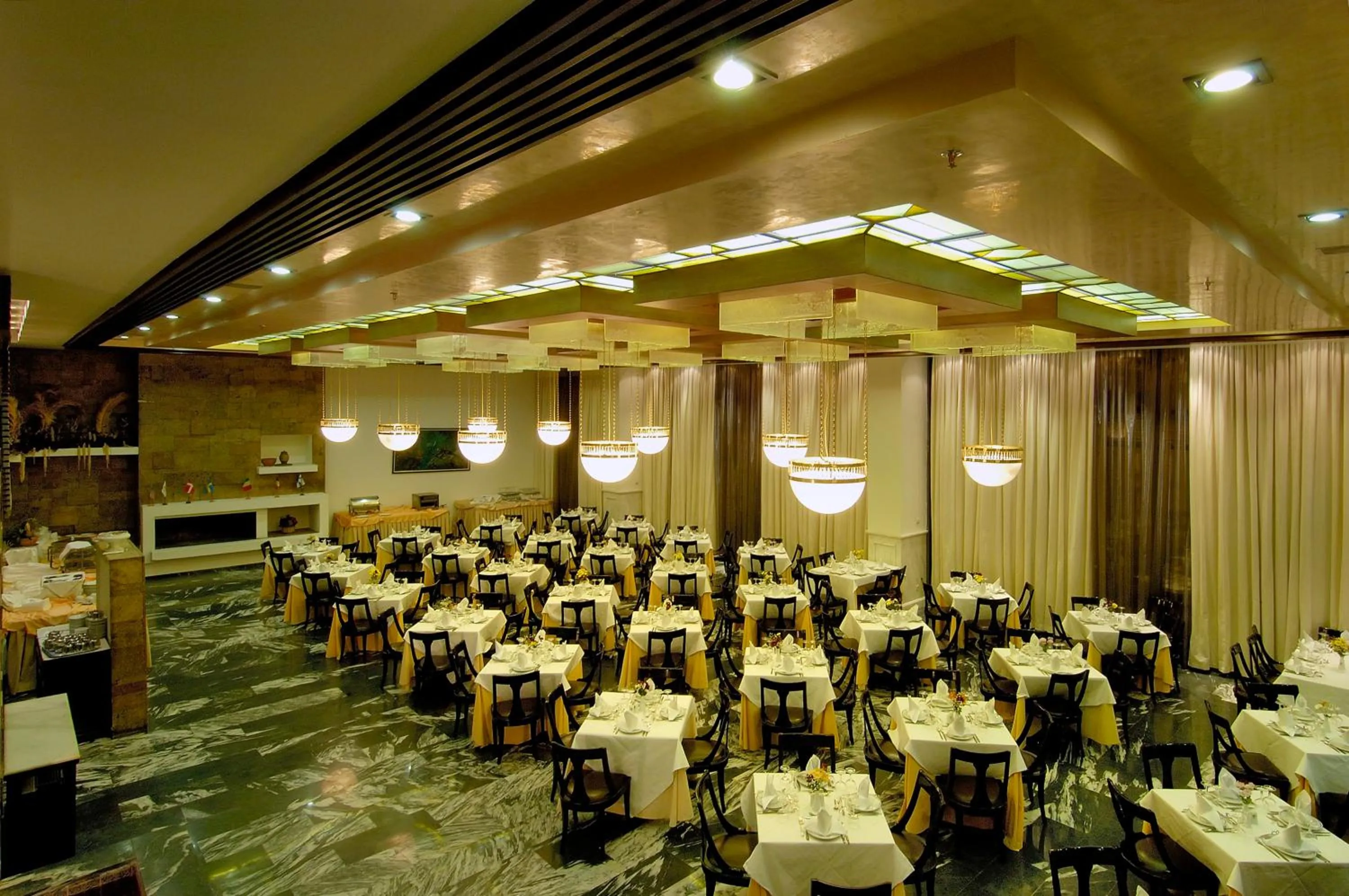 Restaurant/places to eat, Banquet Facilities in Astir