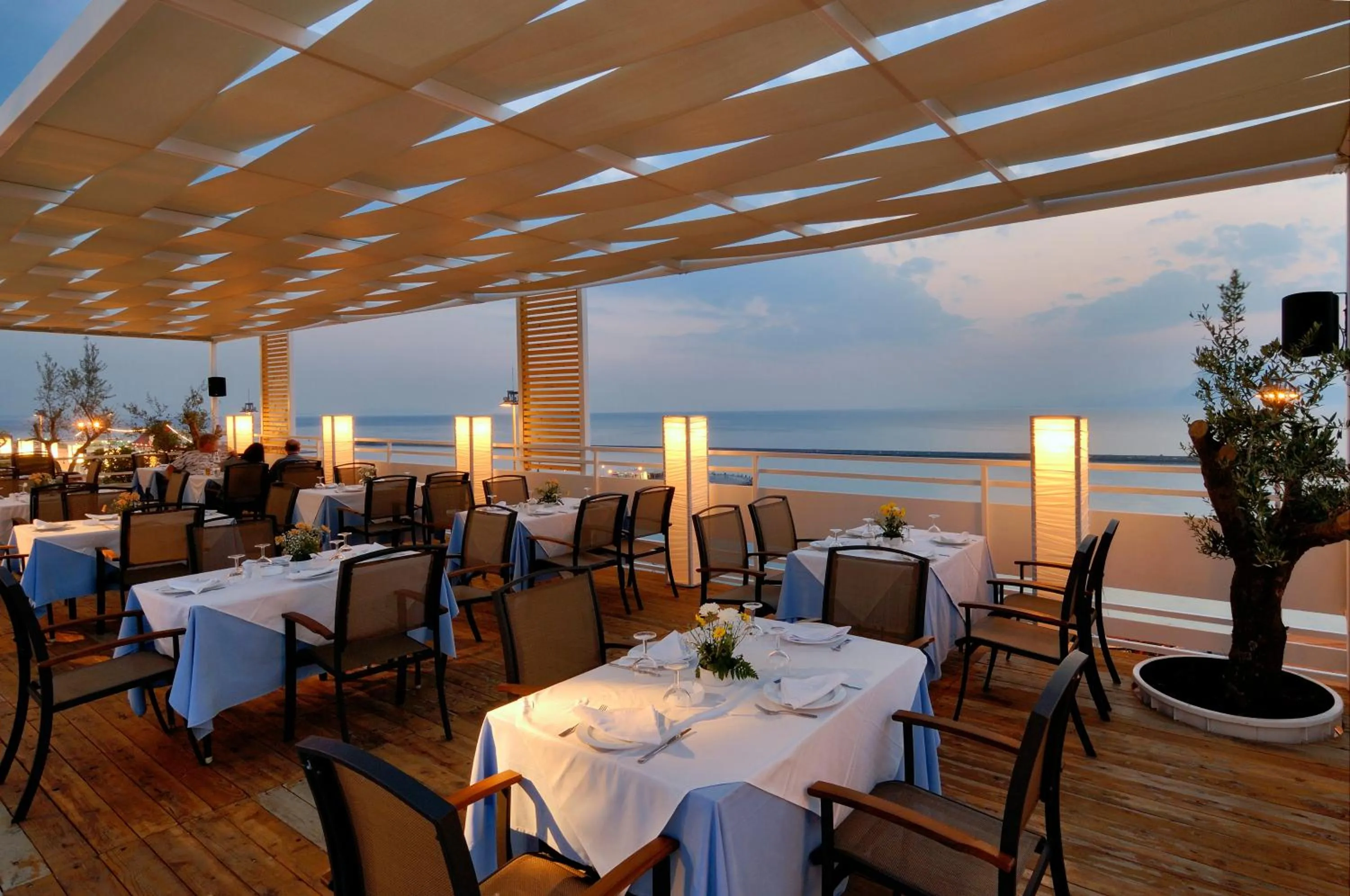 Restaurant/Places to Eat in Astir