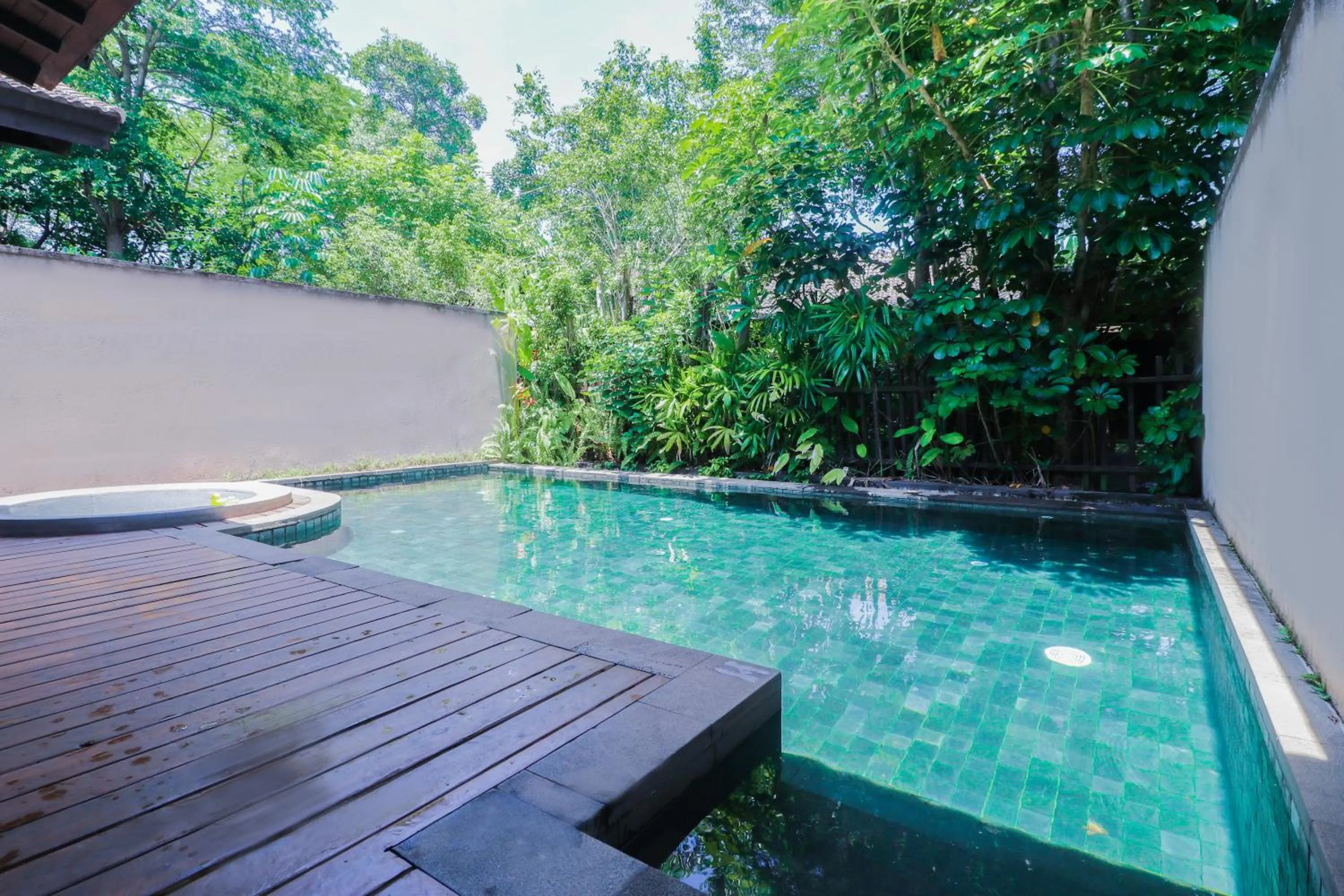 Pool view in Narada Resort & Spa Perfume Bay Sanya - All Villas