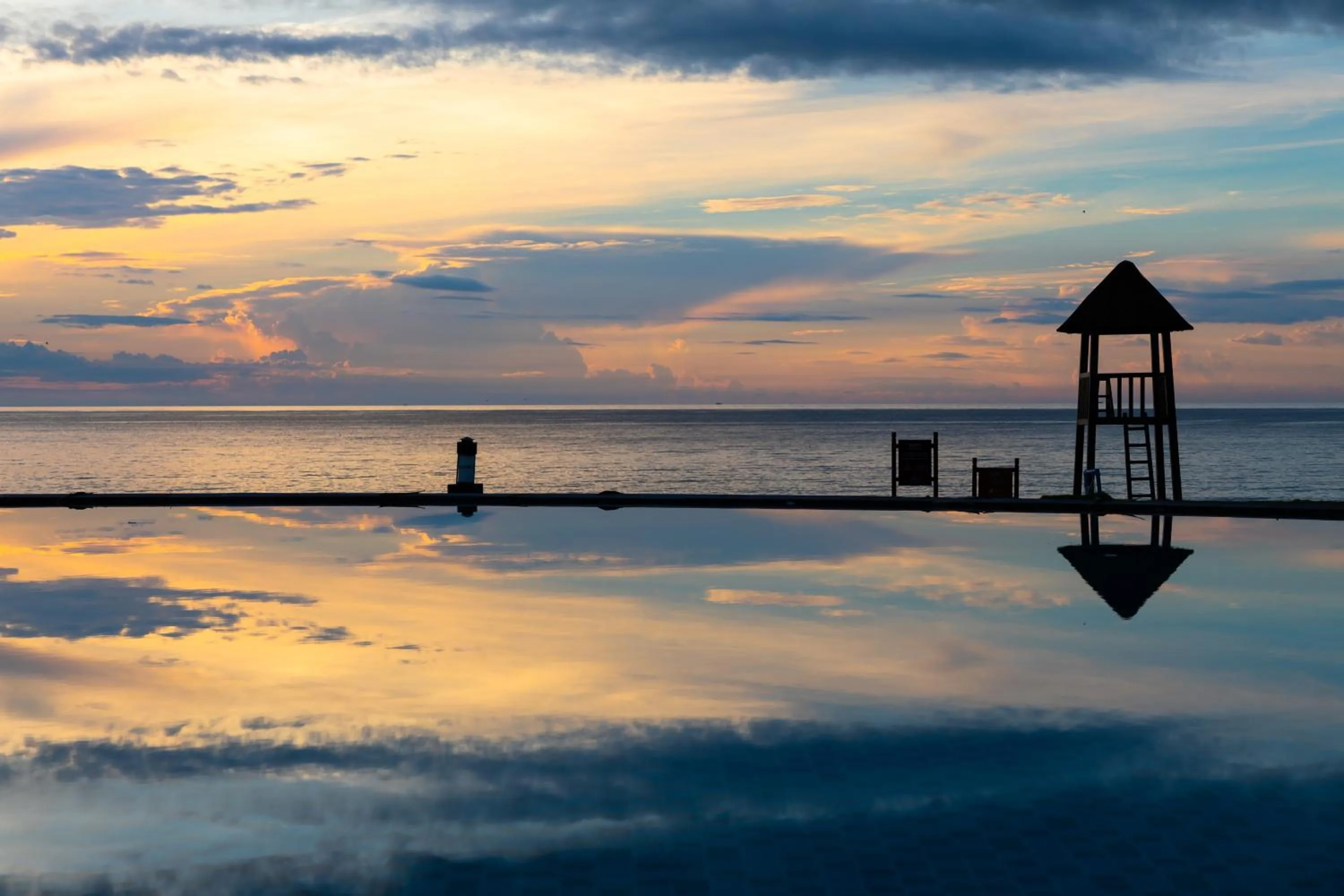 Beach in Narada Resort & Spa Perfume Bay Sanya - All Villas
