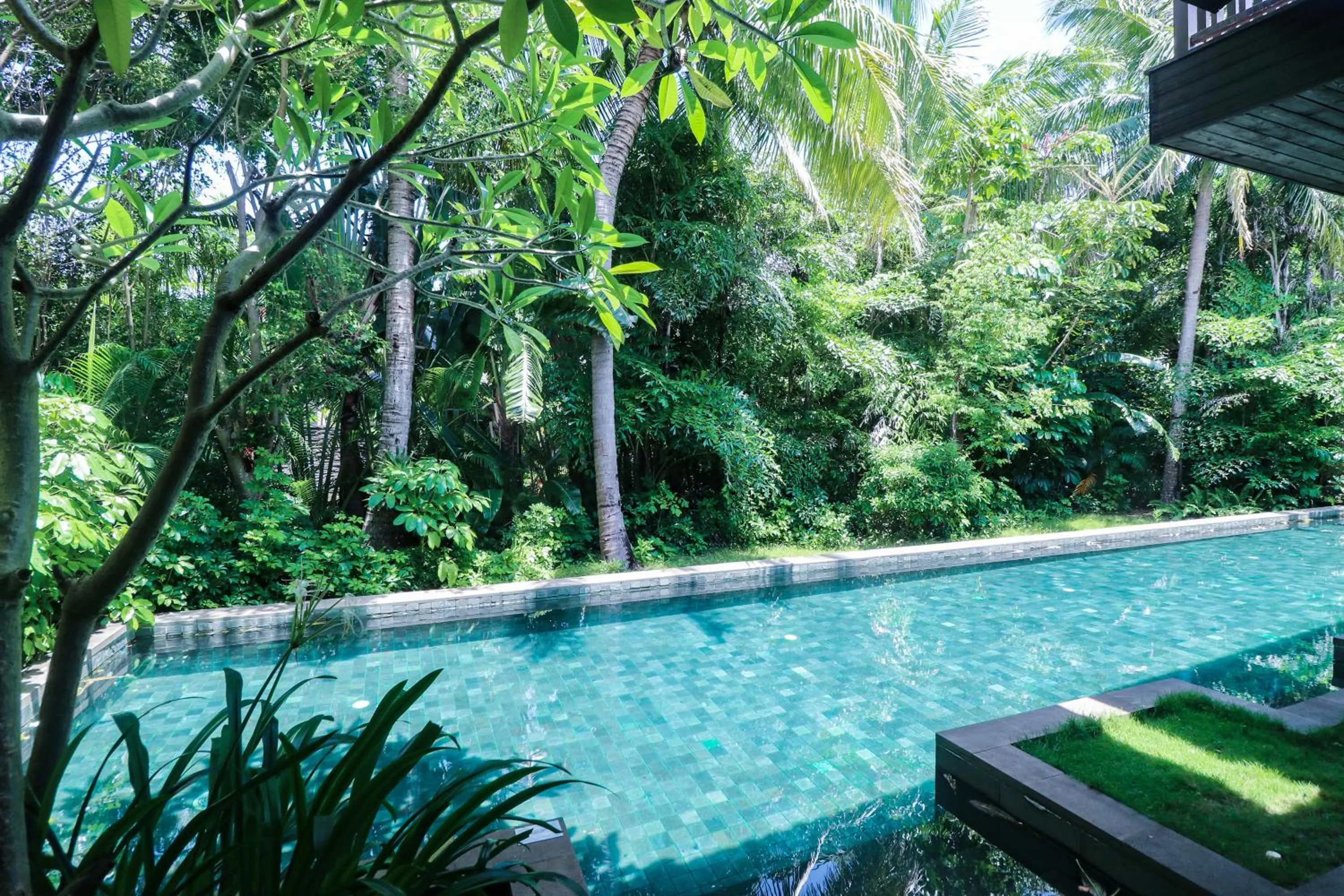 Pool view in Narada Resort & Spa Perfume Bay Sanya - All Villas