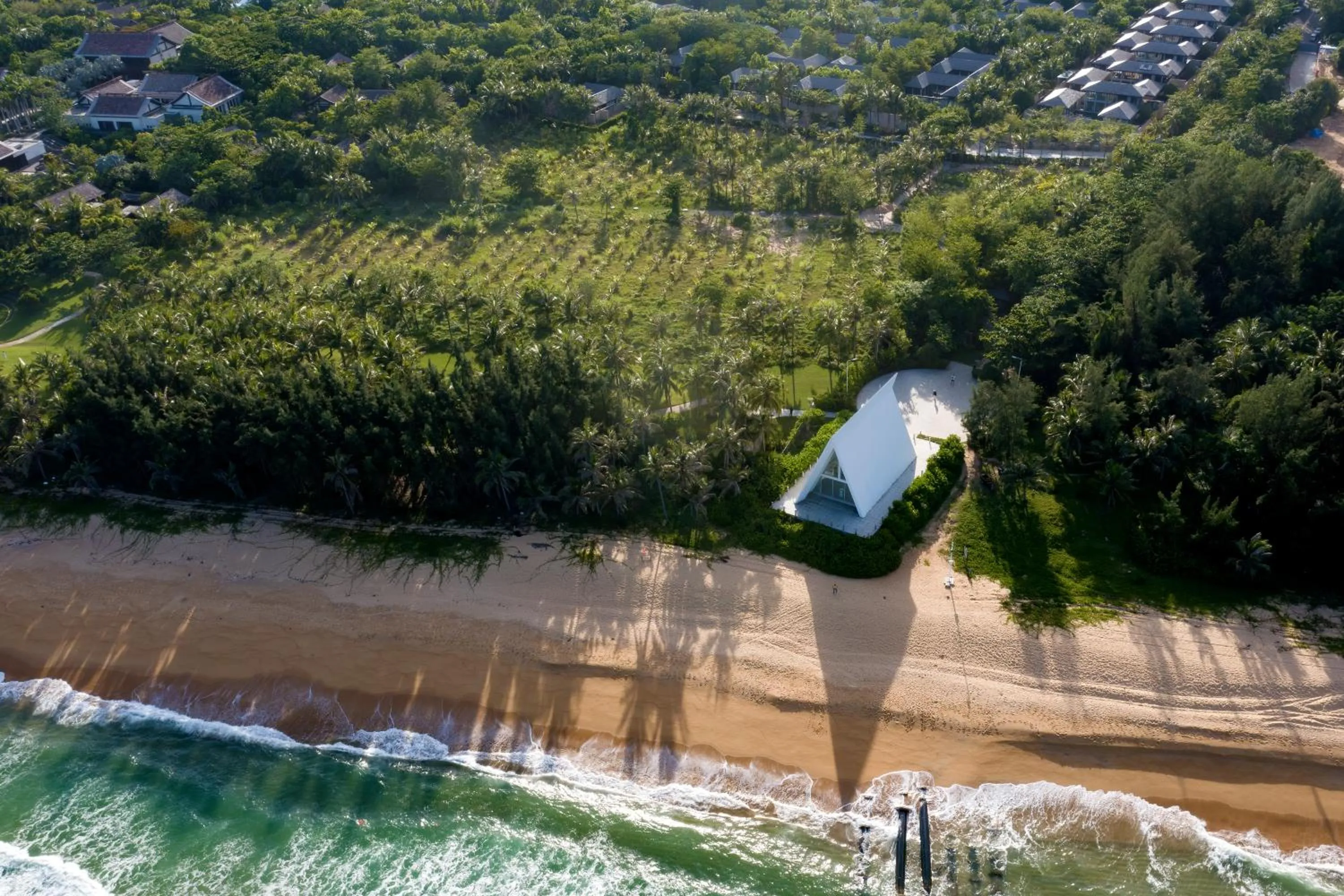 Property building in Narada Resort & Spa Perfume Bay Sanya - All Villas