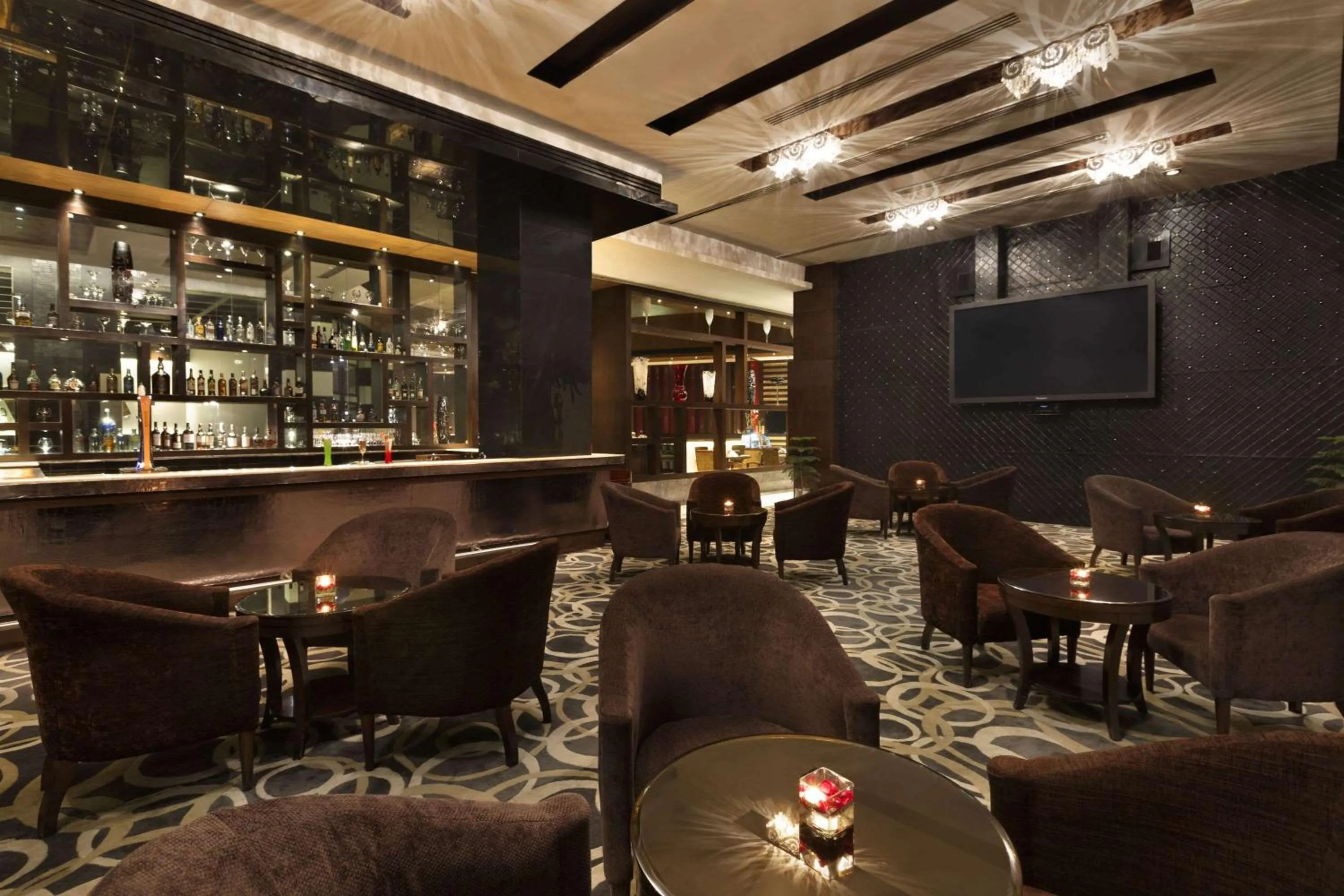 Lounge or bar in Ramada Gurgaon Central
