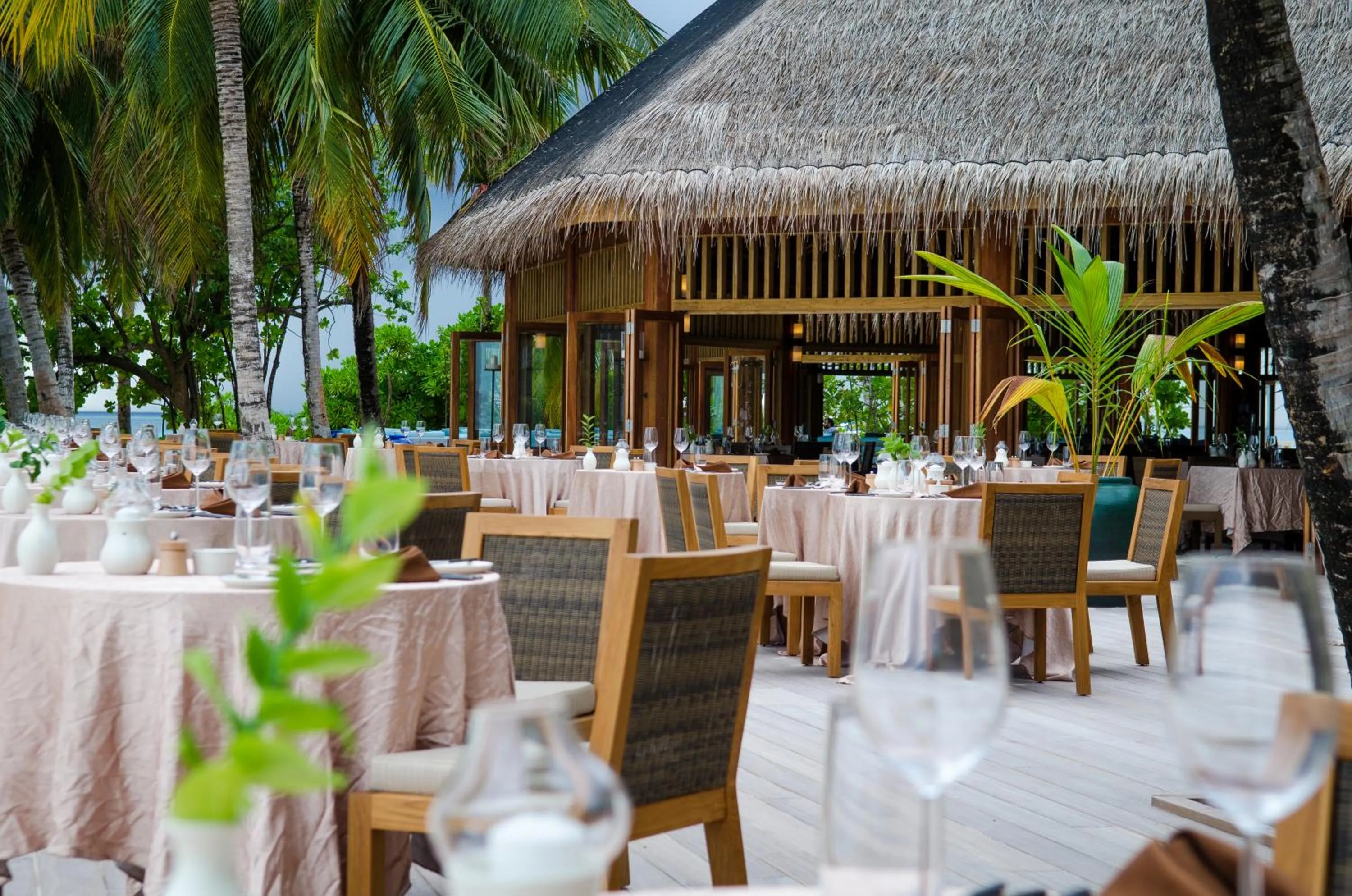 Restaurant/places to eat in V Villas Maldives at Mirihi - MGallery Collection
