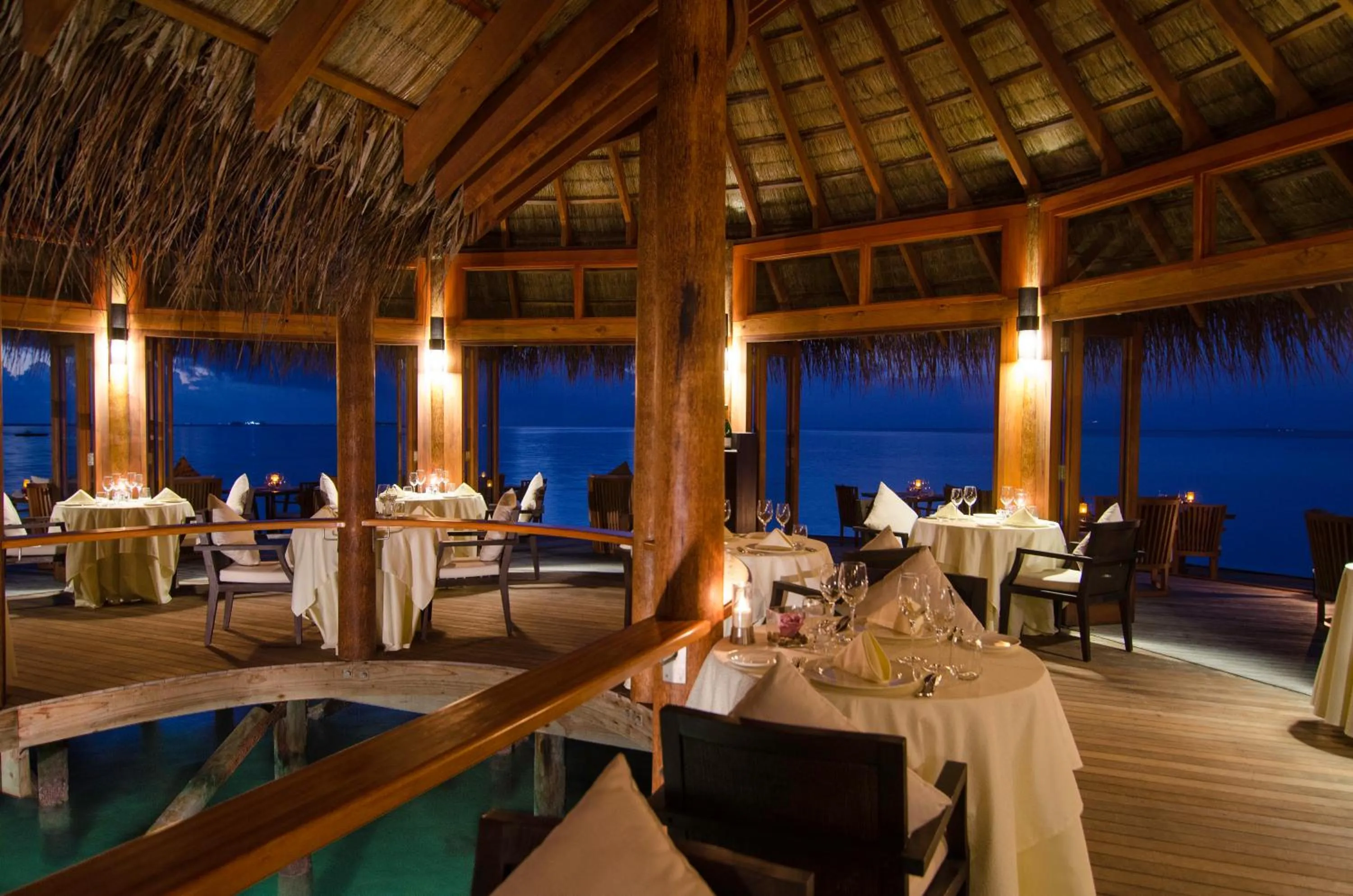 Restaurant/places to eat in V Villas Maldives at Mirihi - MGallery Collection