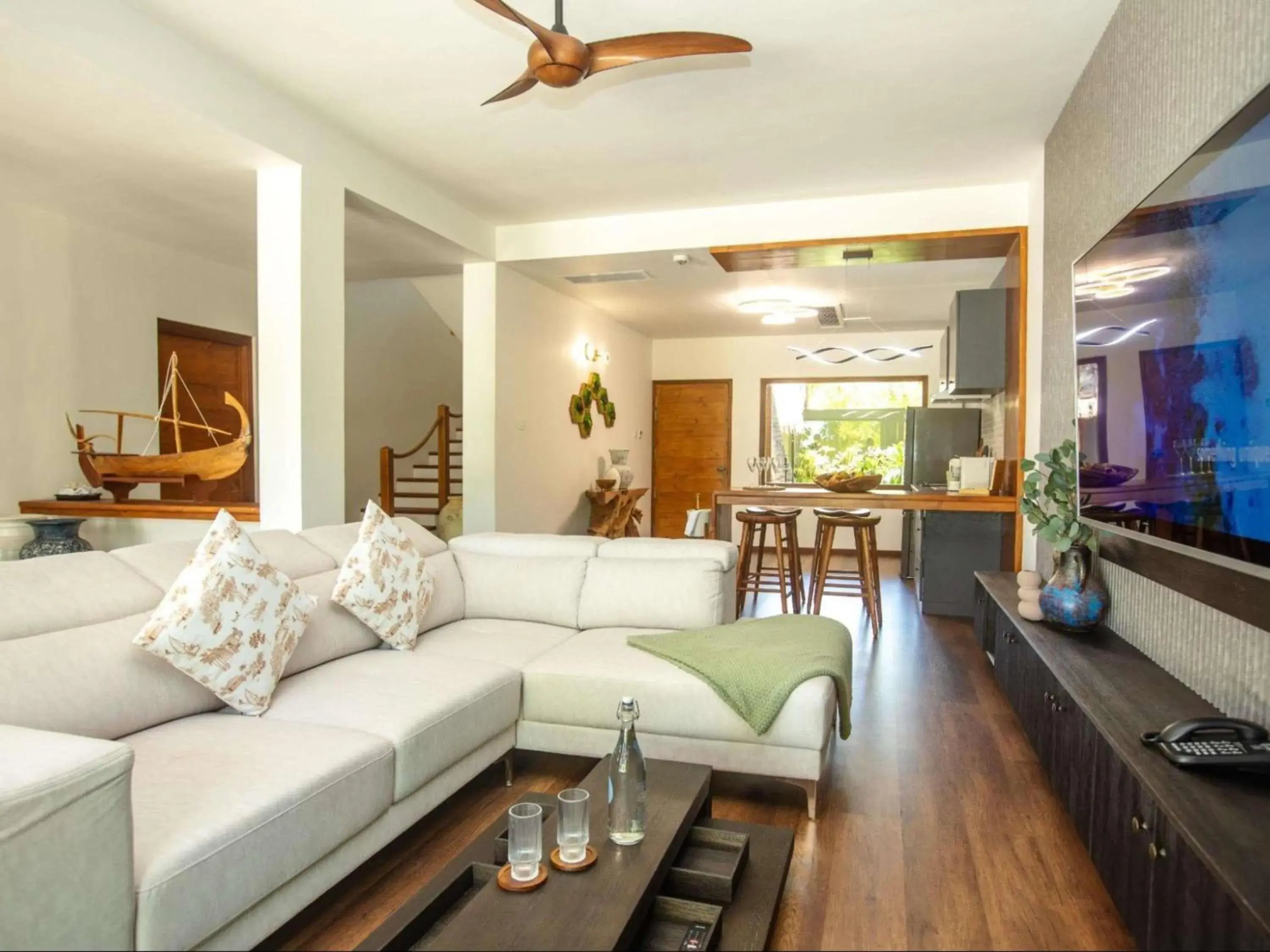 Bedroom in V Villas Maldives at Mirihi - MGallery Collection Bedroom in V Villas Maldives at Mirihi - MGallery Collection