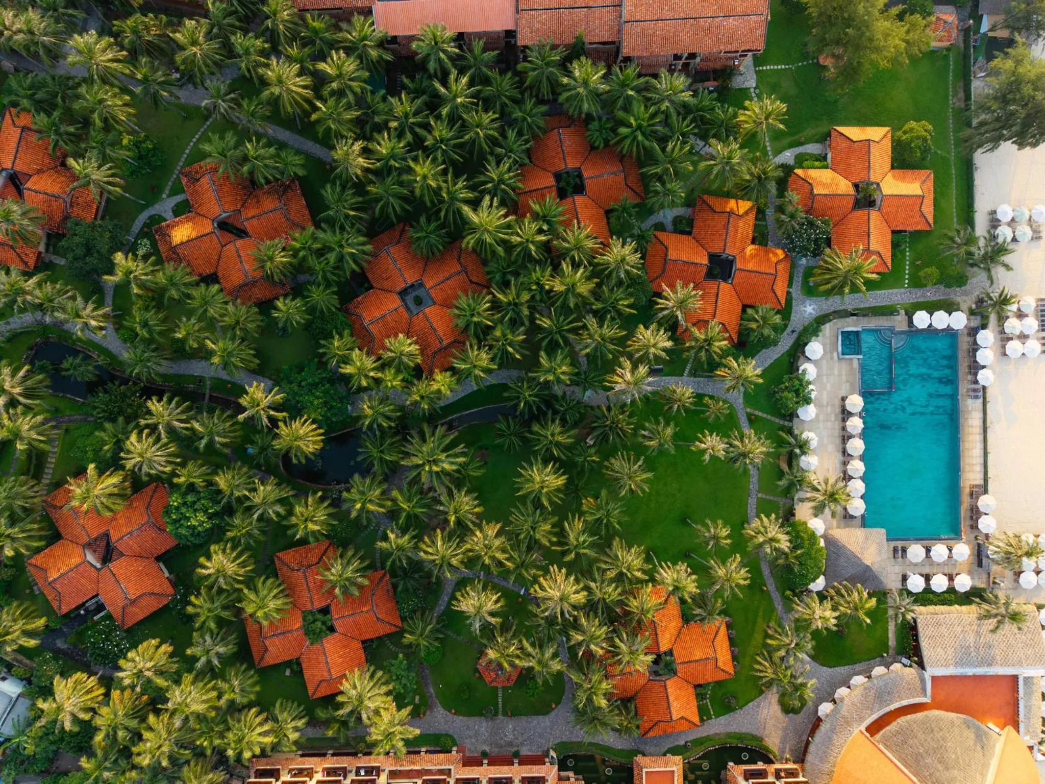 Beach in Seahorse Resort & Spa