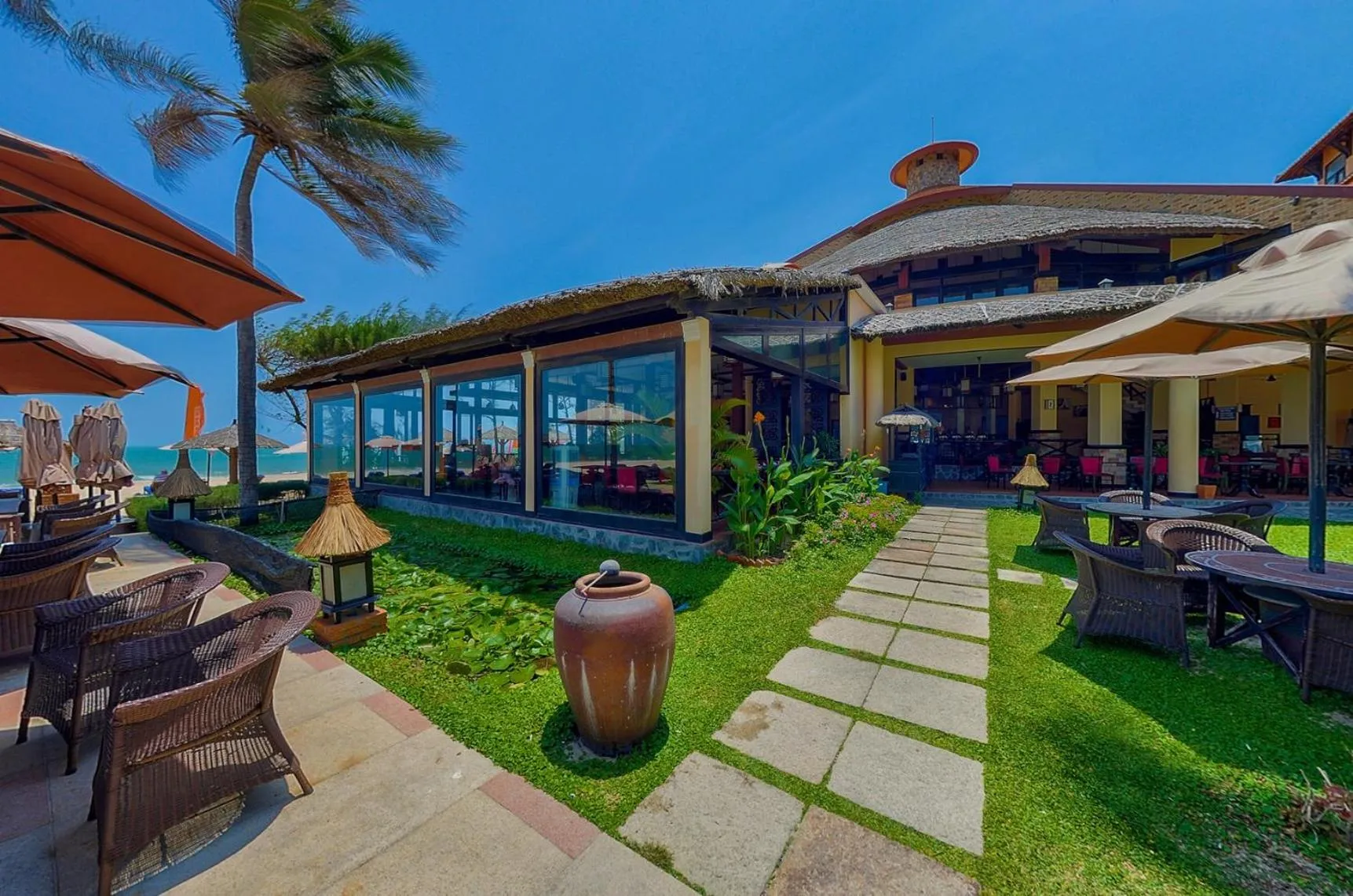 Restaurant/places to eat in Seahorse Resort & Spa