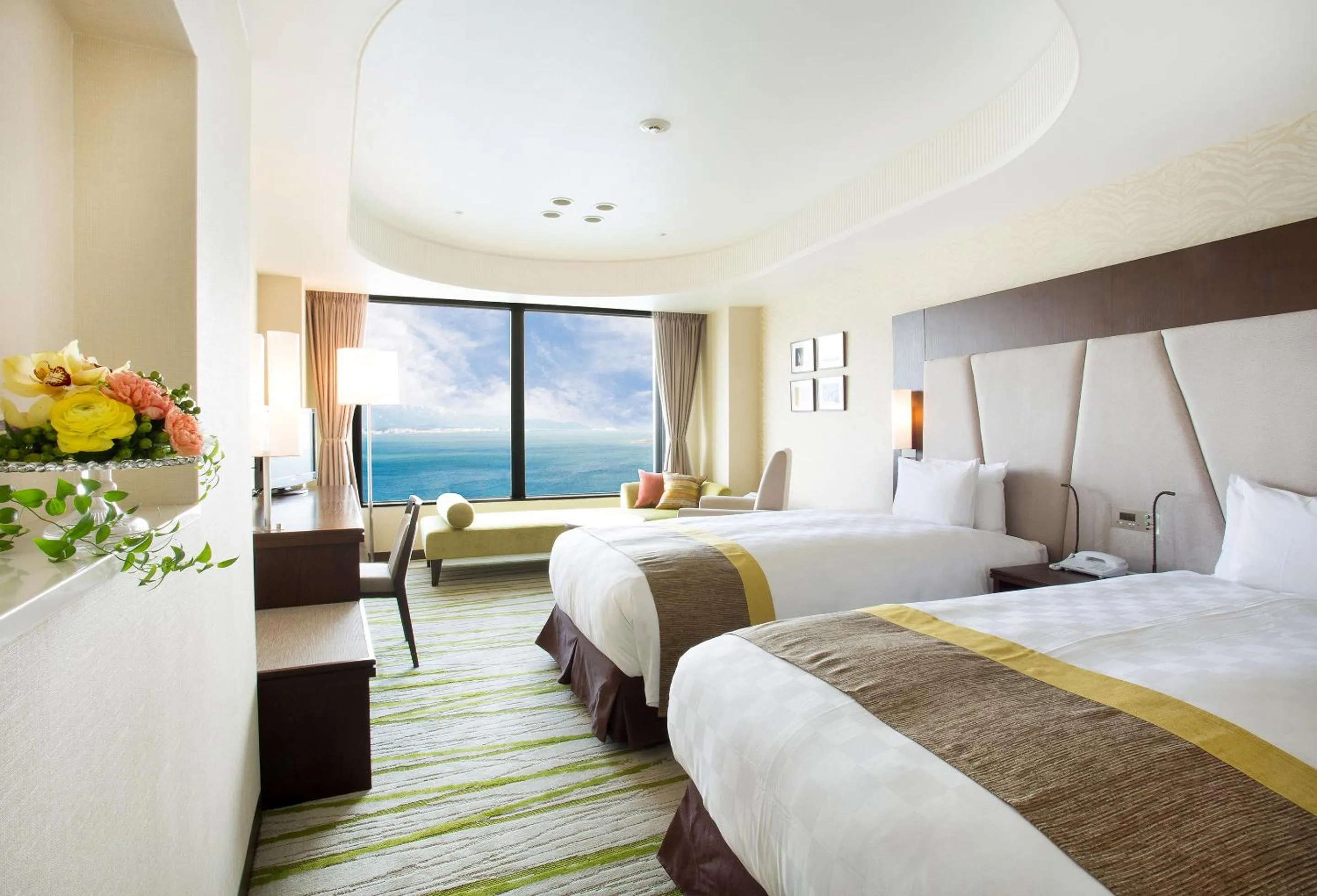 Lake view, Bed in Lake Biwa Otsu Prince Hotel