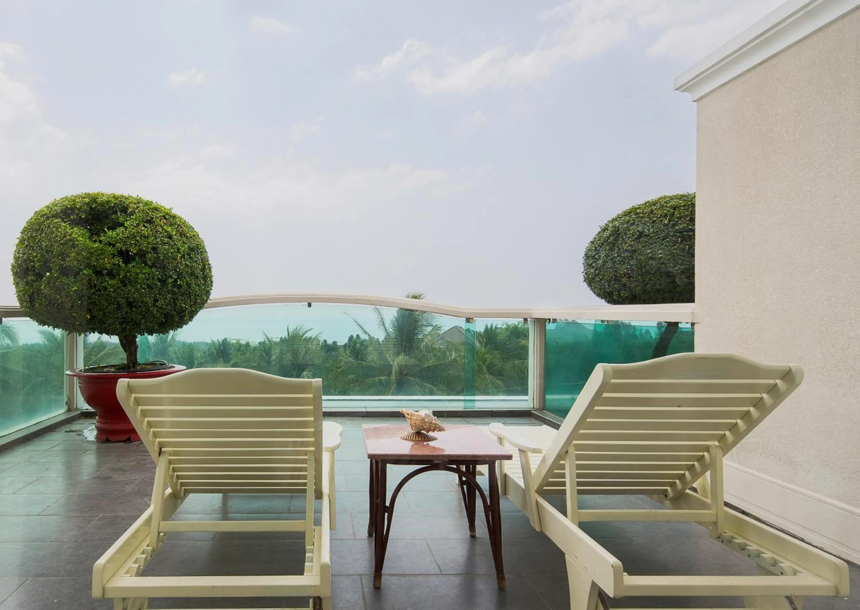 Balcony/Terrace in Sea Links Beach Hotel