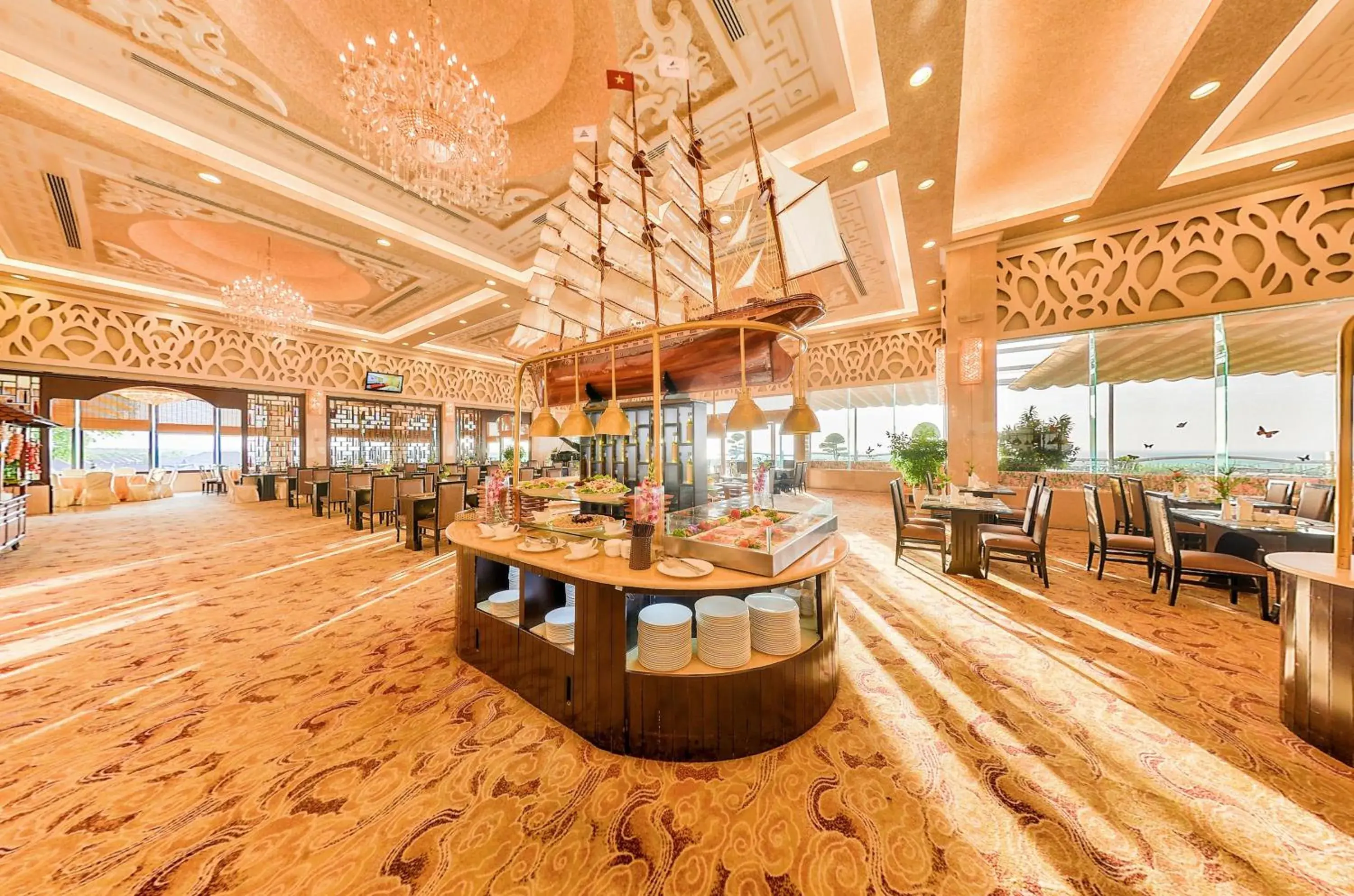 Restaurant/places to eat in Sea Links Beach Hotel Restaurant/places to eat in Sea Links Beach Hotel