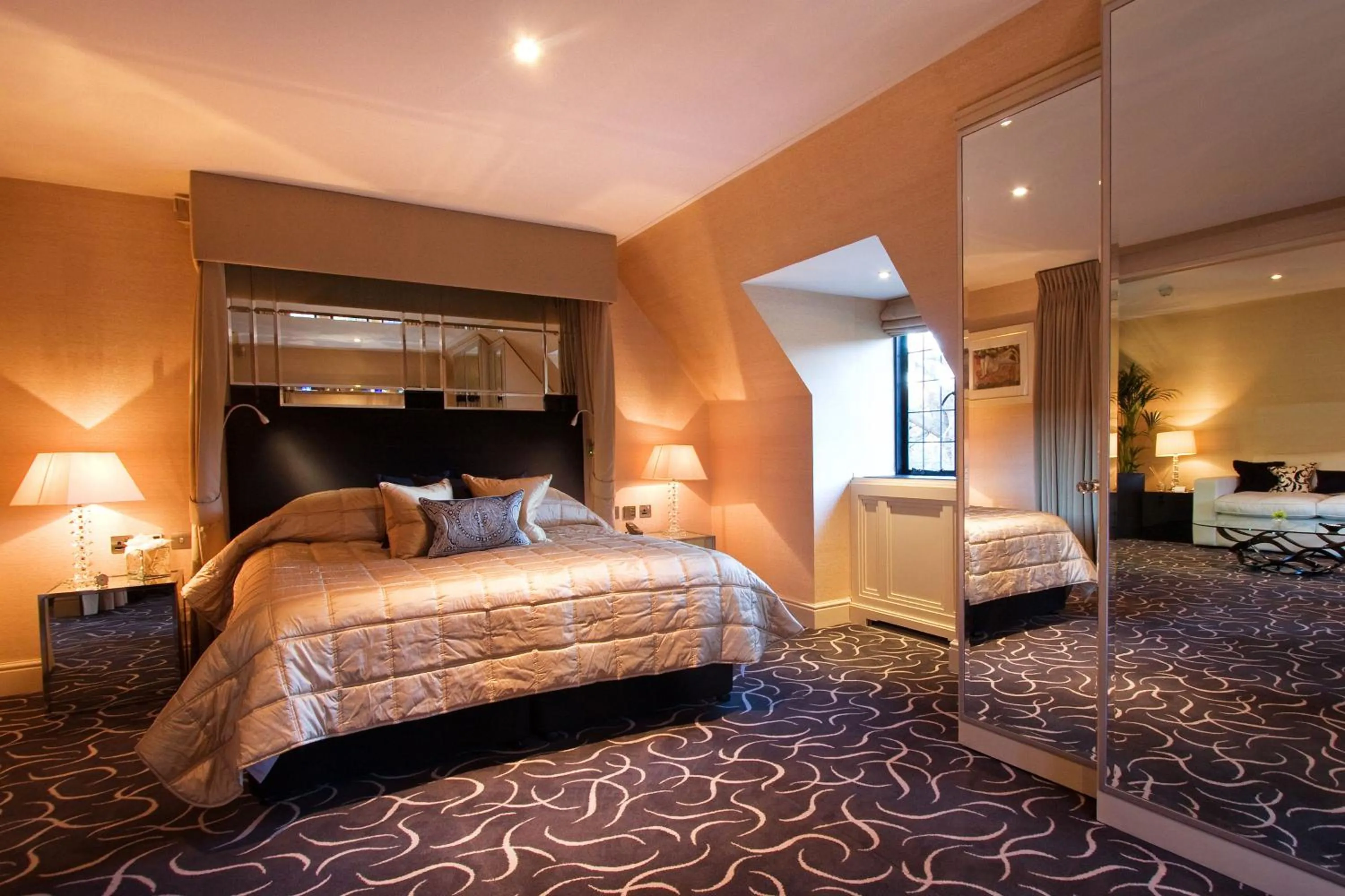 Bedroom, Bed in Le Manoir aux Quat'Saisons, A Belmond Hotel, Oxfordshire
