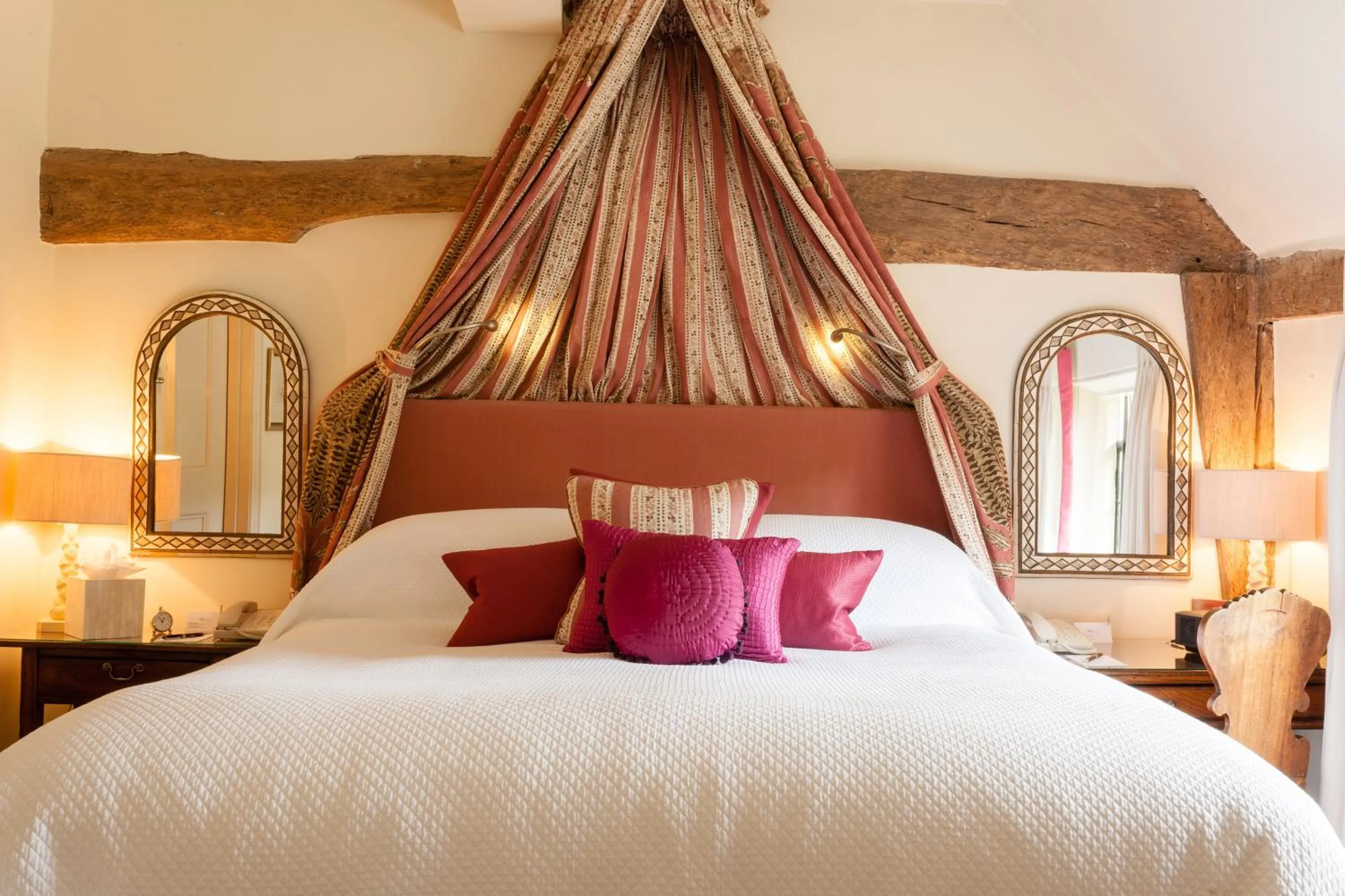 Bedroom, Bed in Le Manoir aux Quat'Saisons, A Belmond Hotel, Oxfordshire