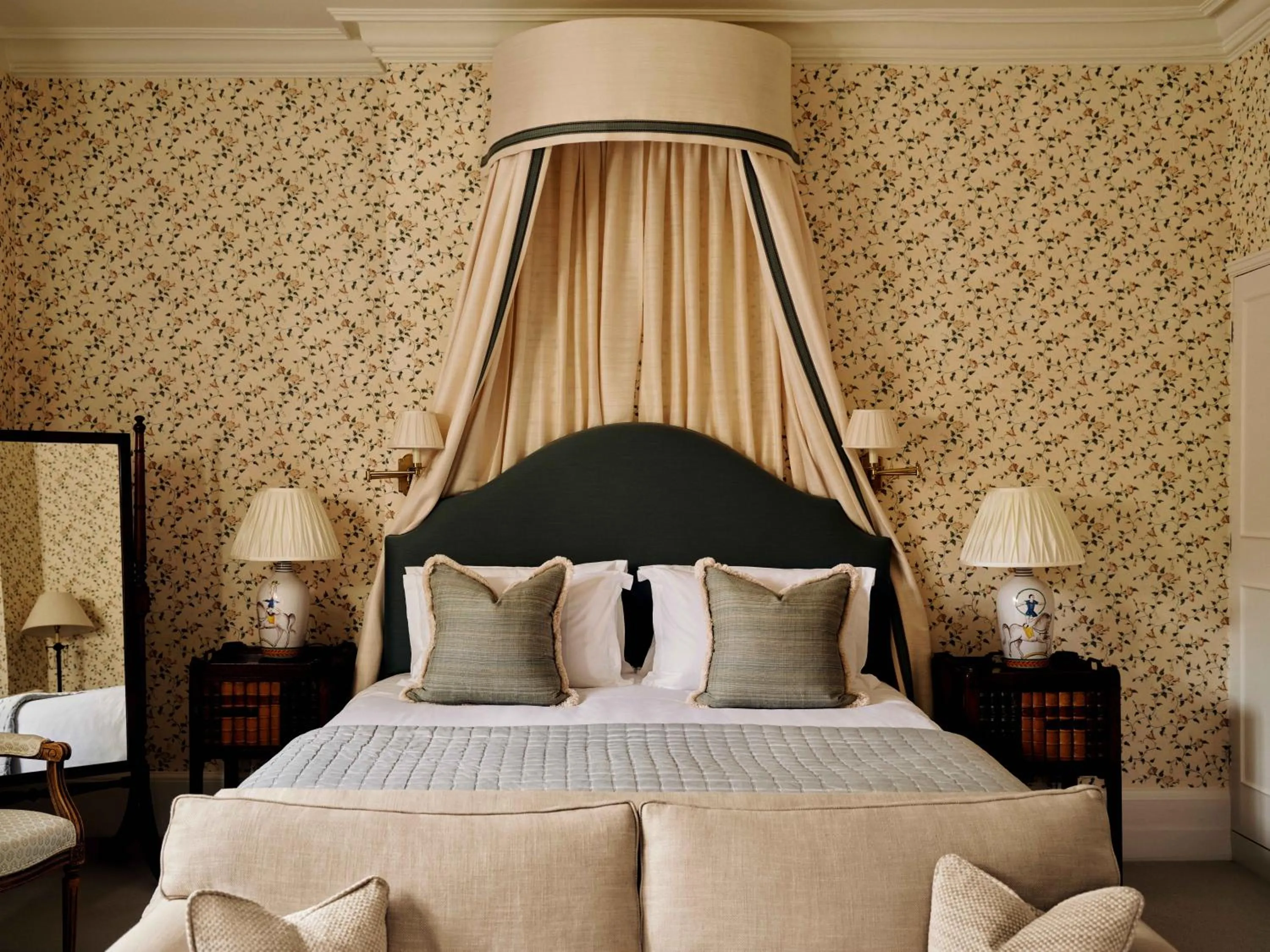 Bed in Le Manoir aux Quat'Saisons, A Belmond Hotel, Oxfordshire
