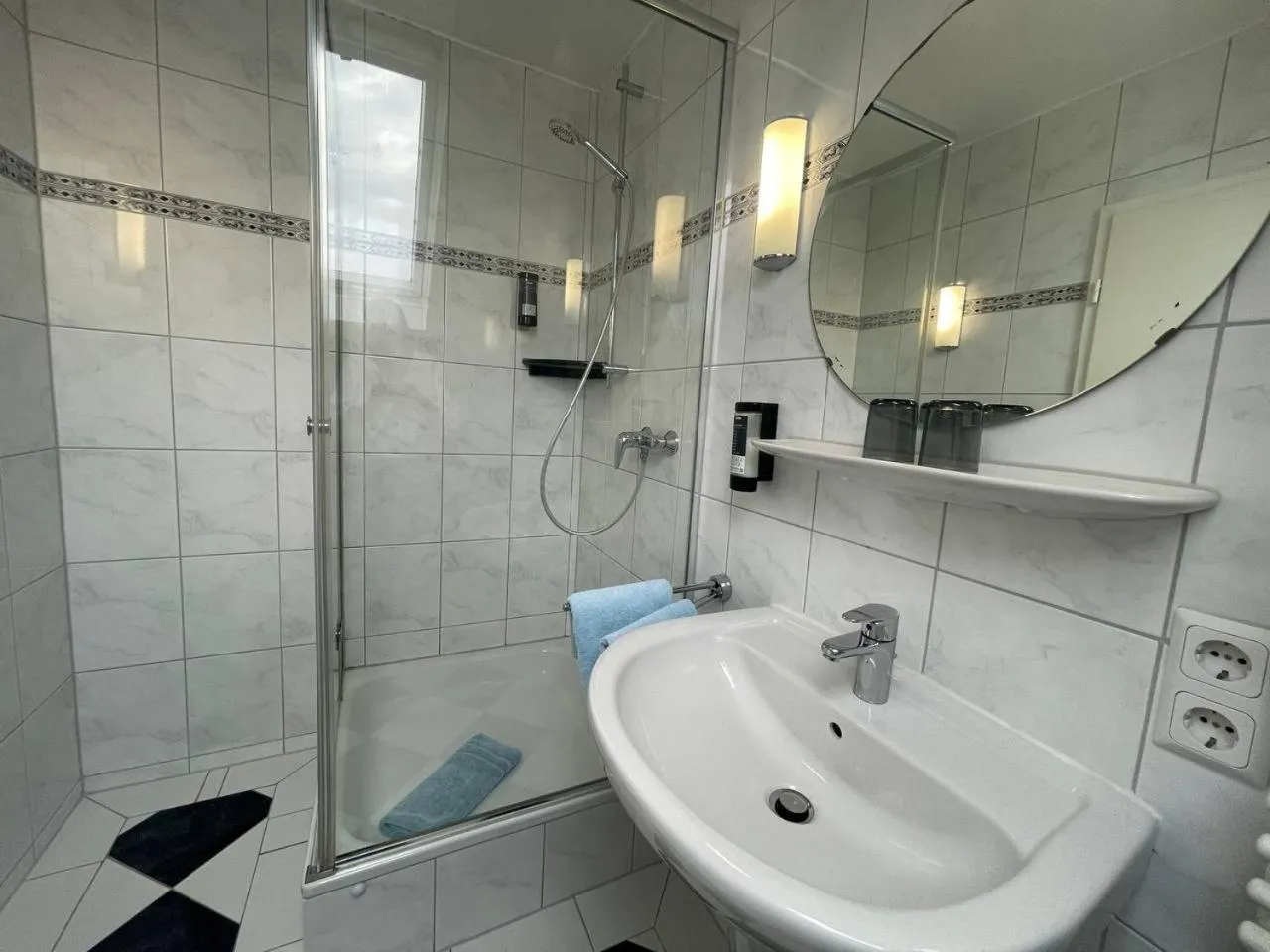 Shower in Hotel Deichvoigt