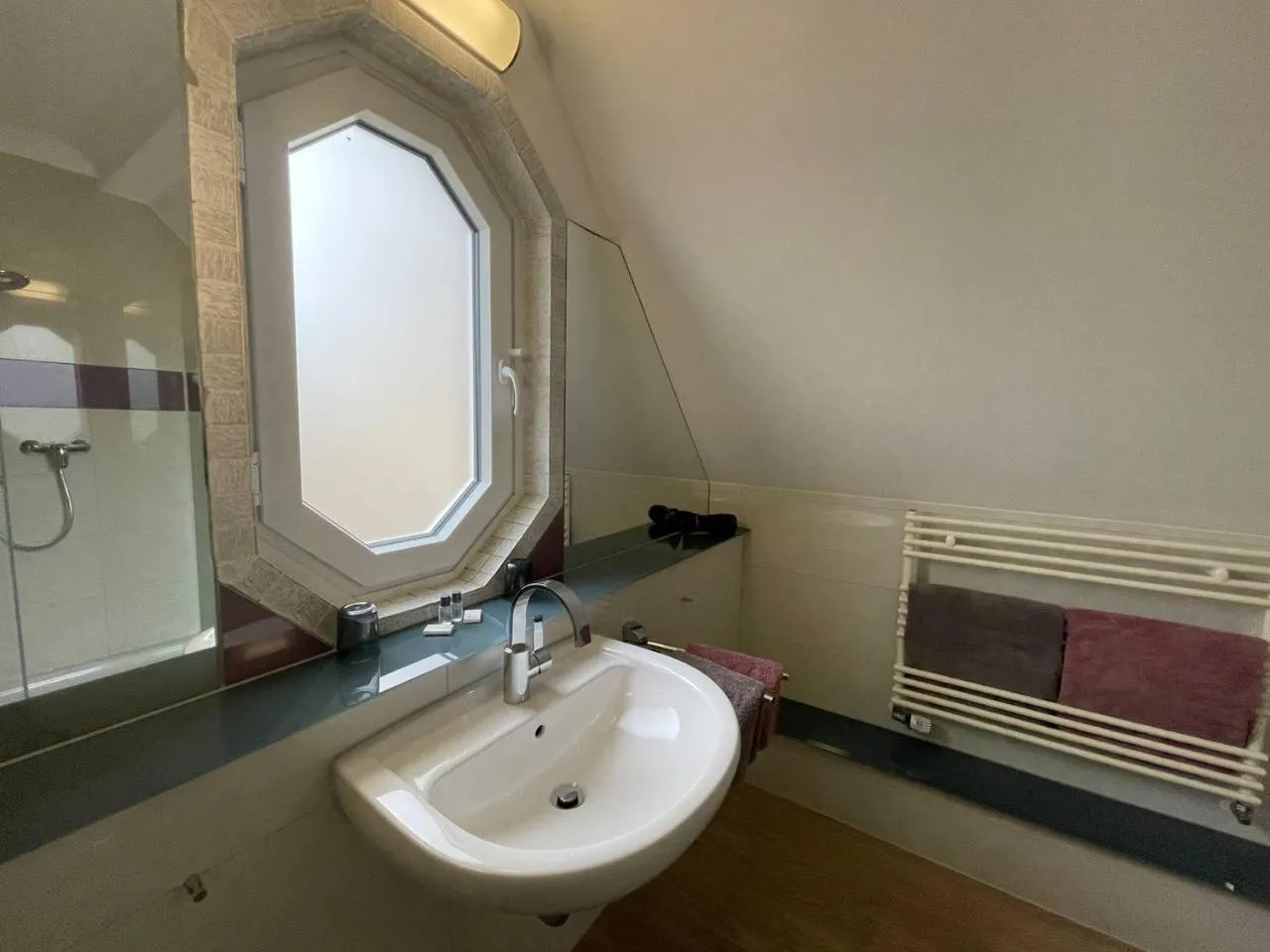 Toilet in Hotel Deichvoigt