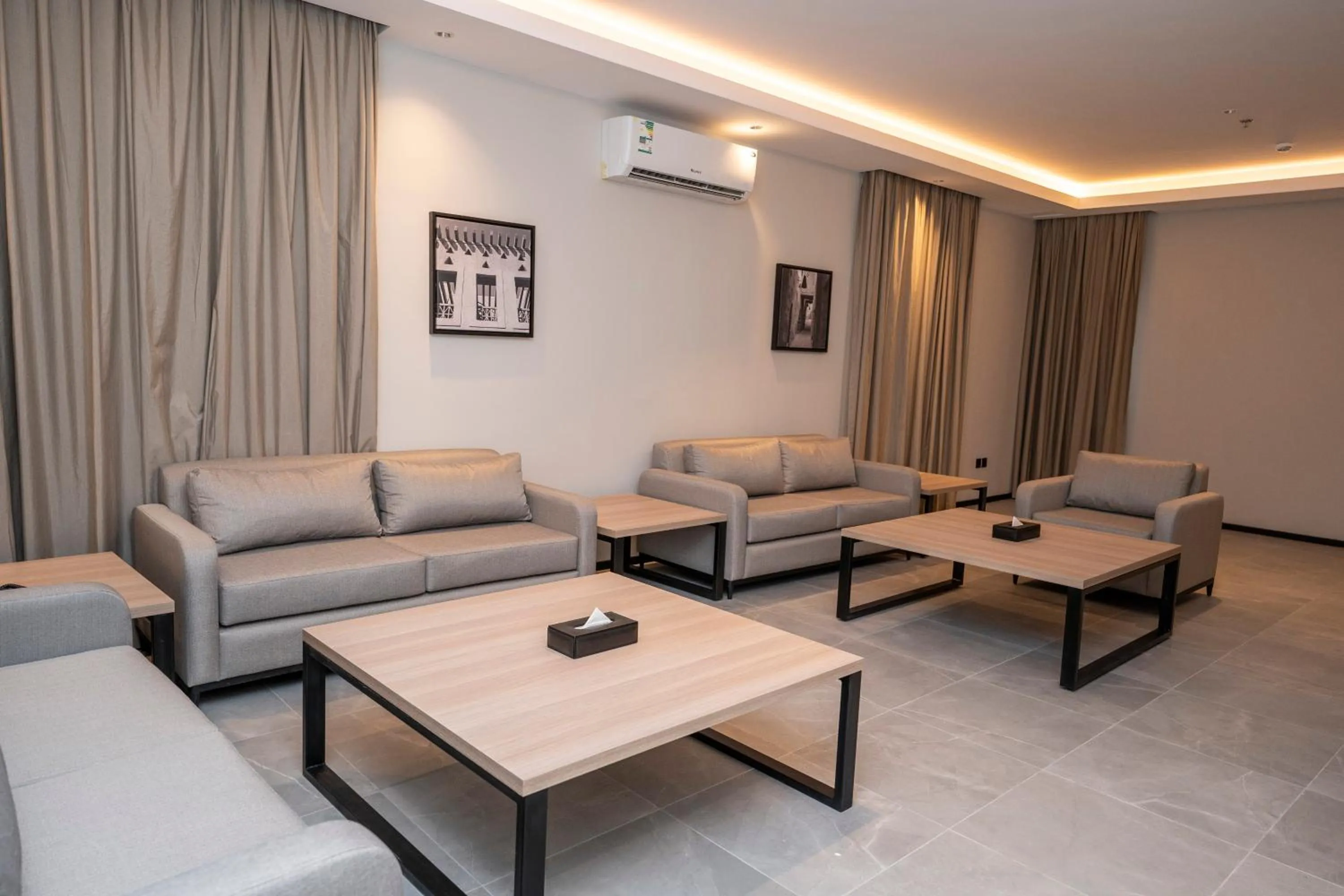 Living room in Manazel Aldiafah serviced Apartments AlSulymaniyah