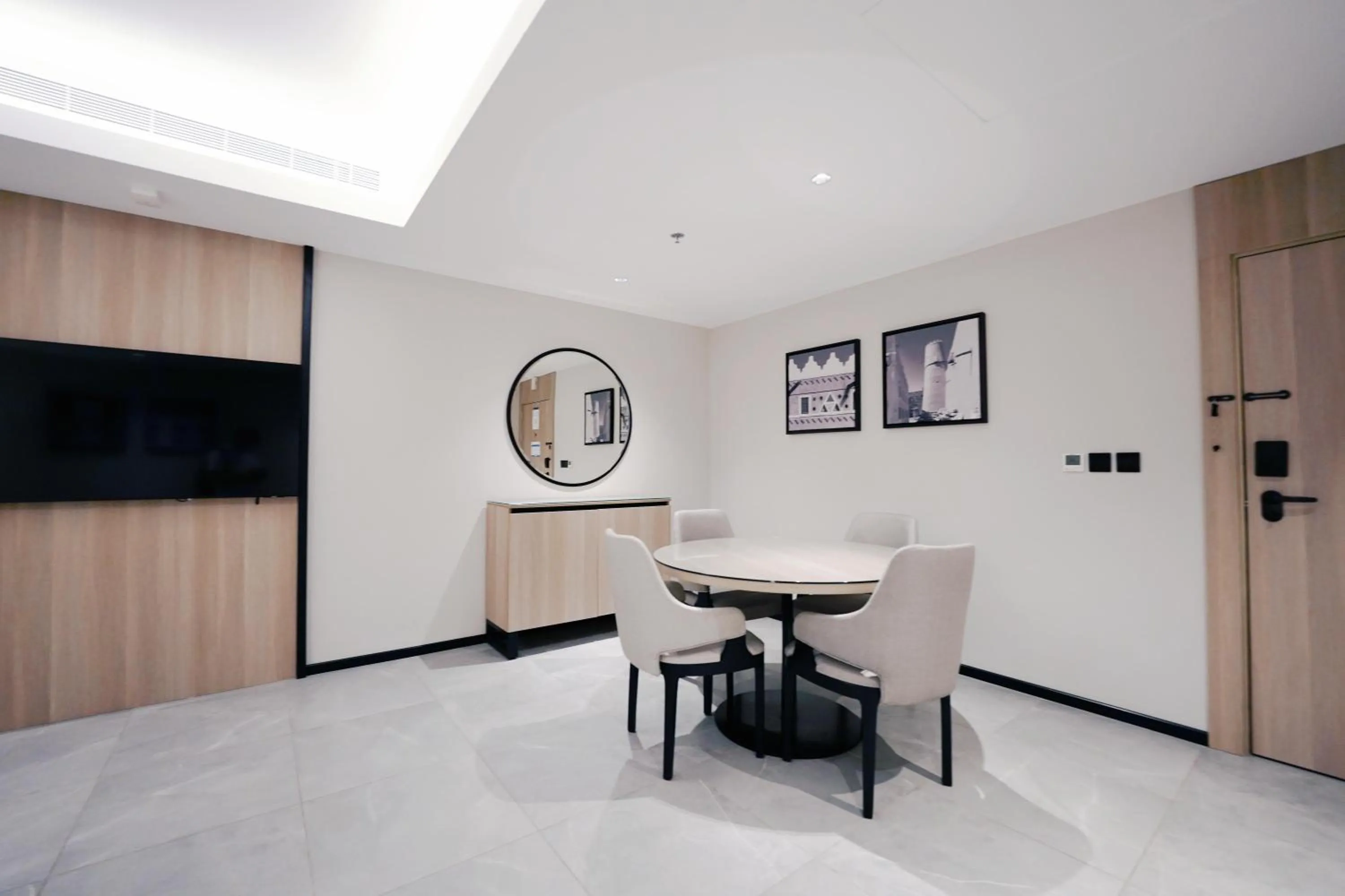 Dining area in Manazel Aldiafah serviced Apartments AlSulymaniyah