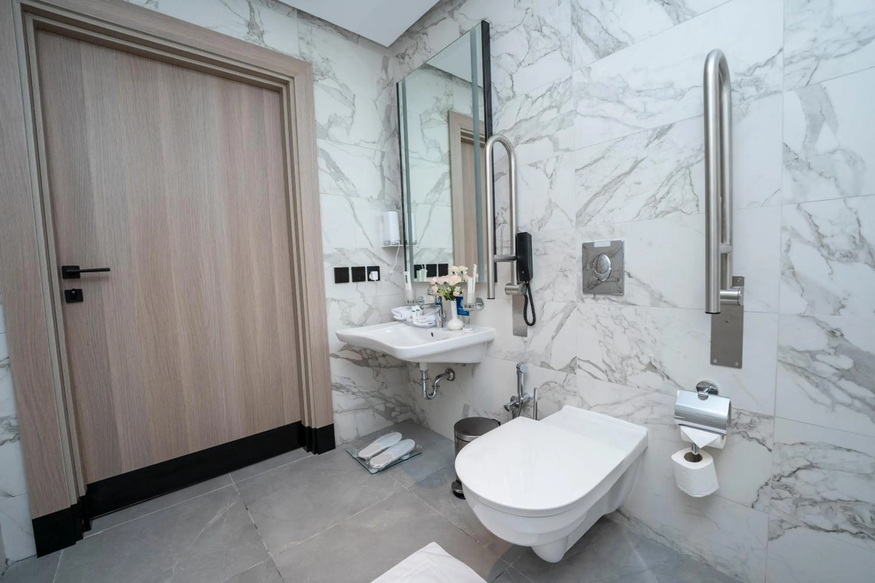 Facility for disabled guests in Manazel Aldiafah serviced Apartments AlSulymaniyah