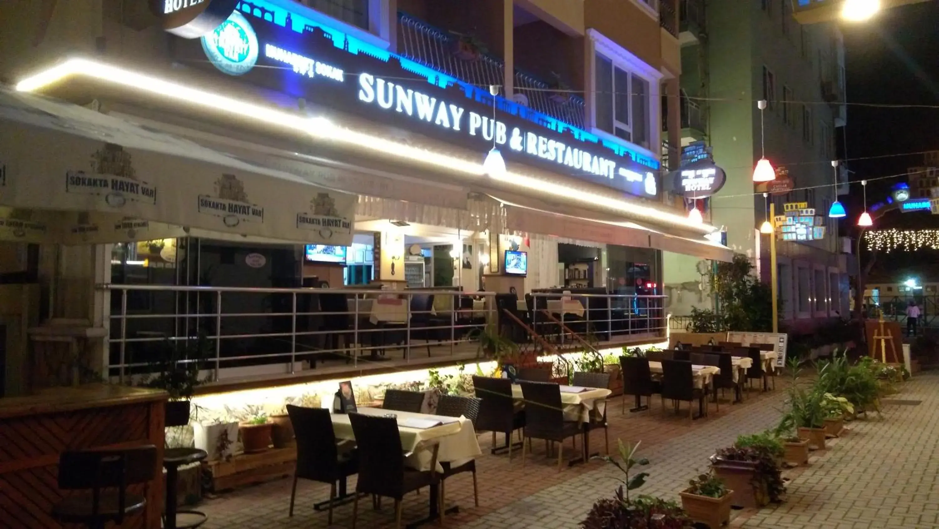 Restaurant/places to eat in Sunway Hotel Restaurant/places to eat in Sunway Hotel
