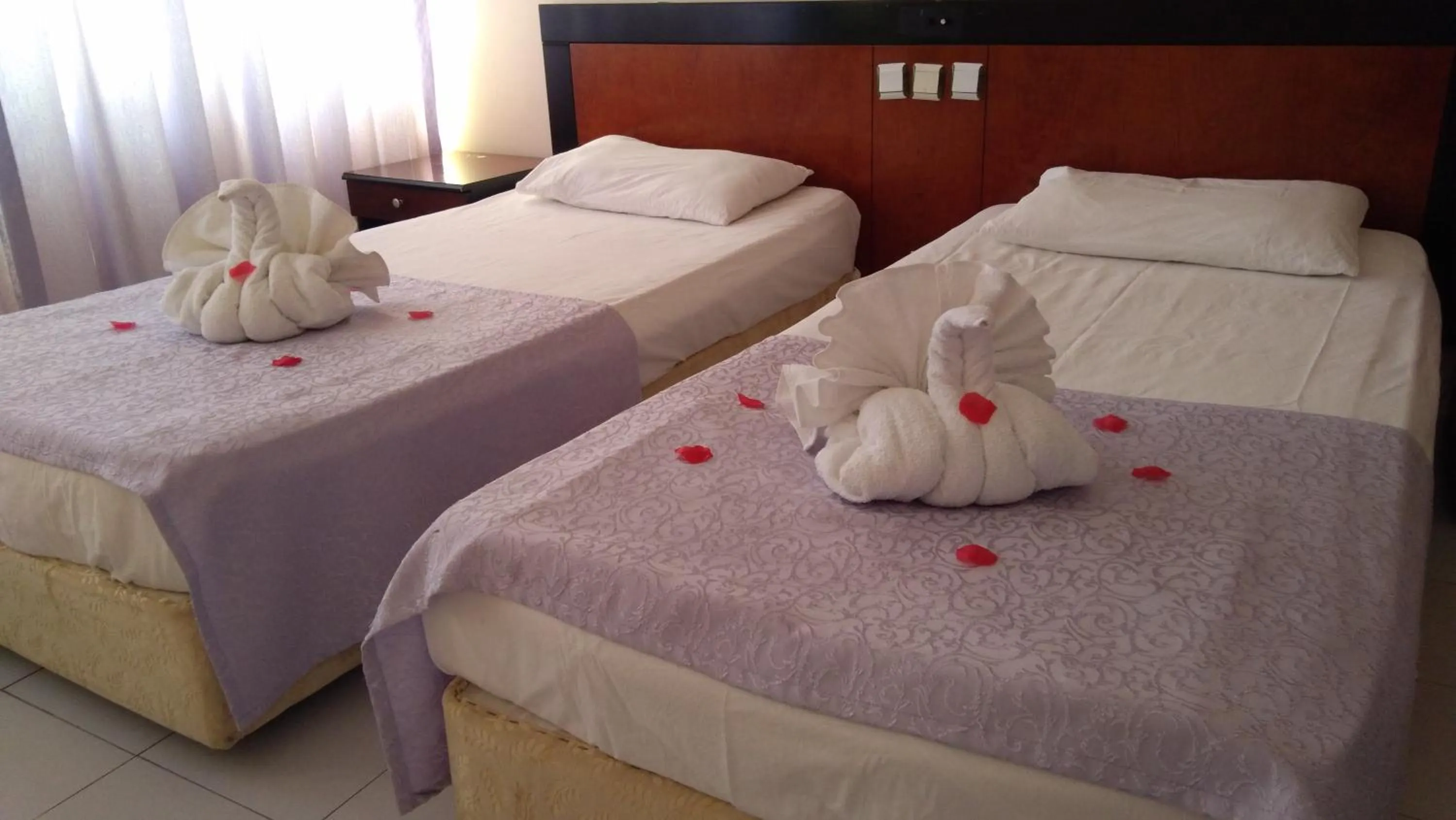 Photo of the whole room, Bed in Sunway Hotel