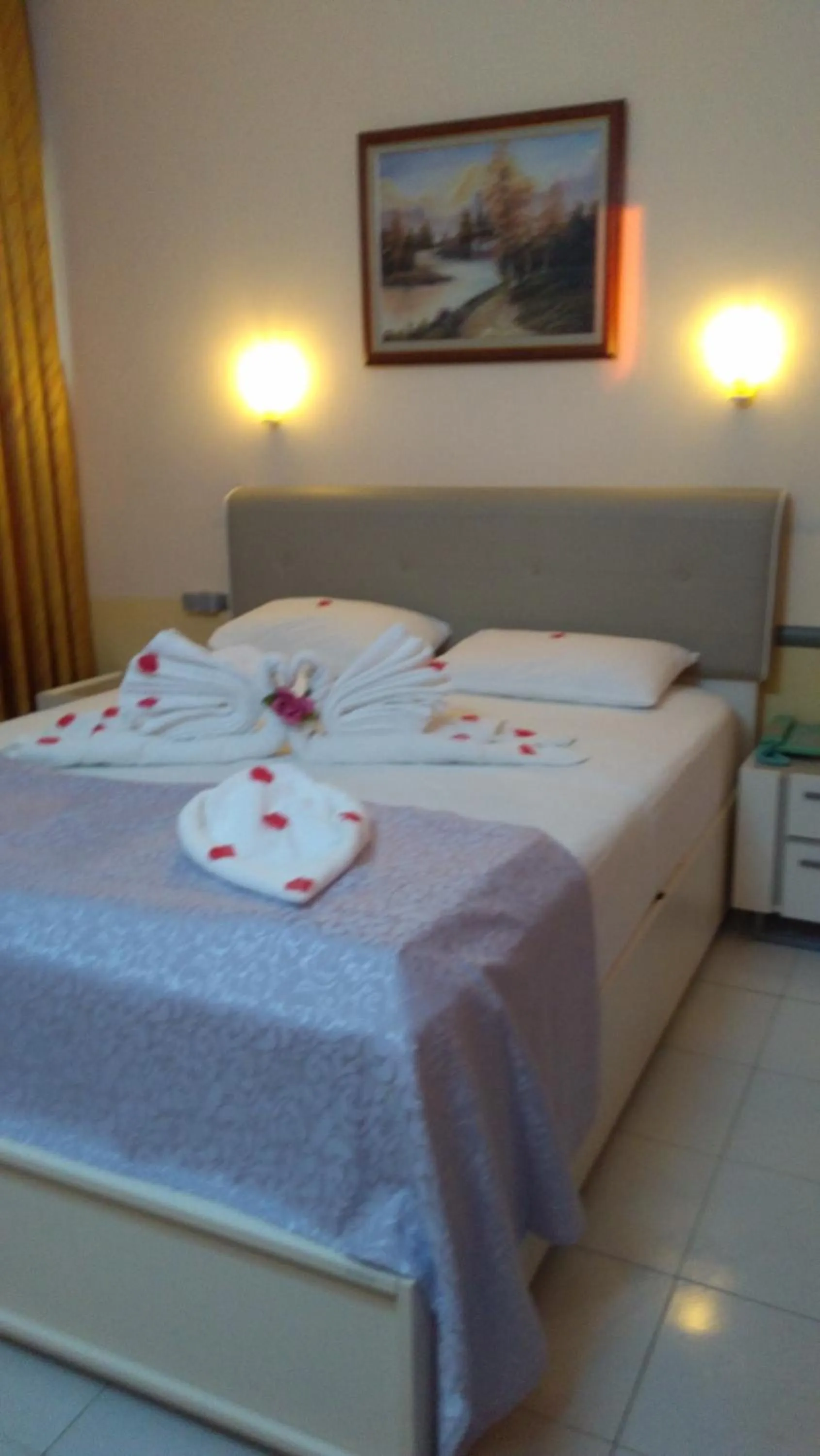 Photo of the whole room, Bed in Sunway Hotel