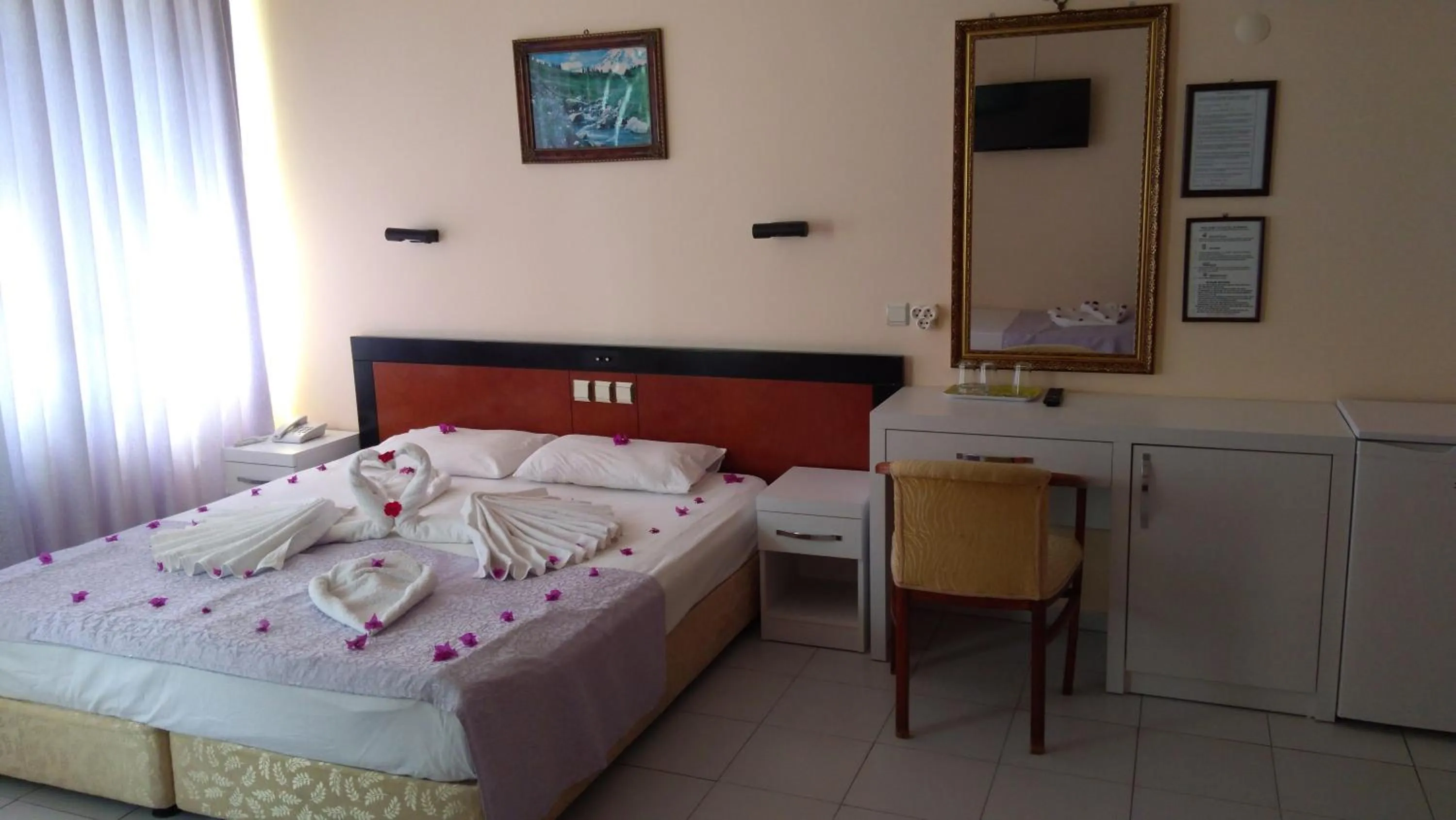 Photo of the whole room, Bed in Sunway Hotel