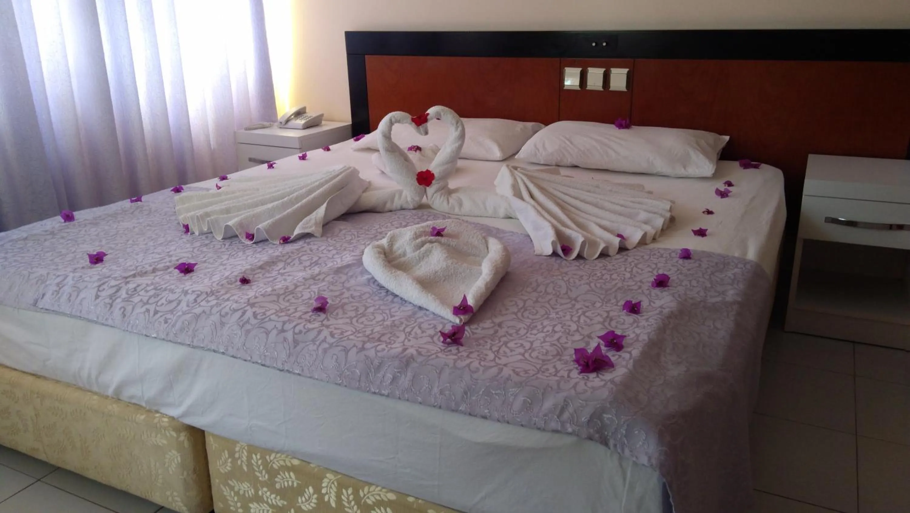 Photo of the whole room, Bed in Sunway Hotel