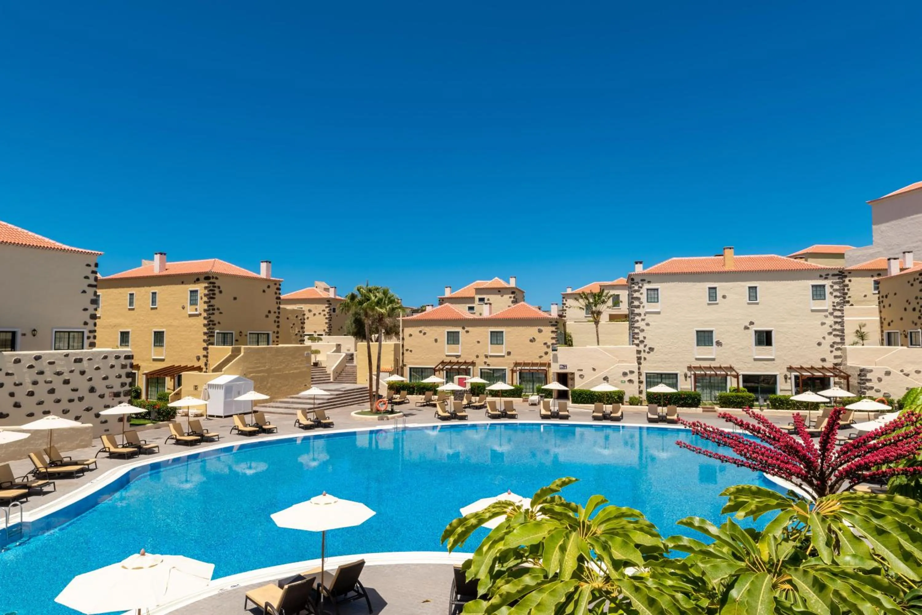 Swimming pool in GF Isabel