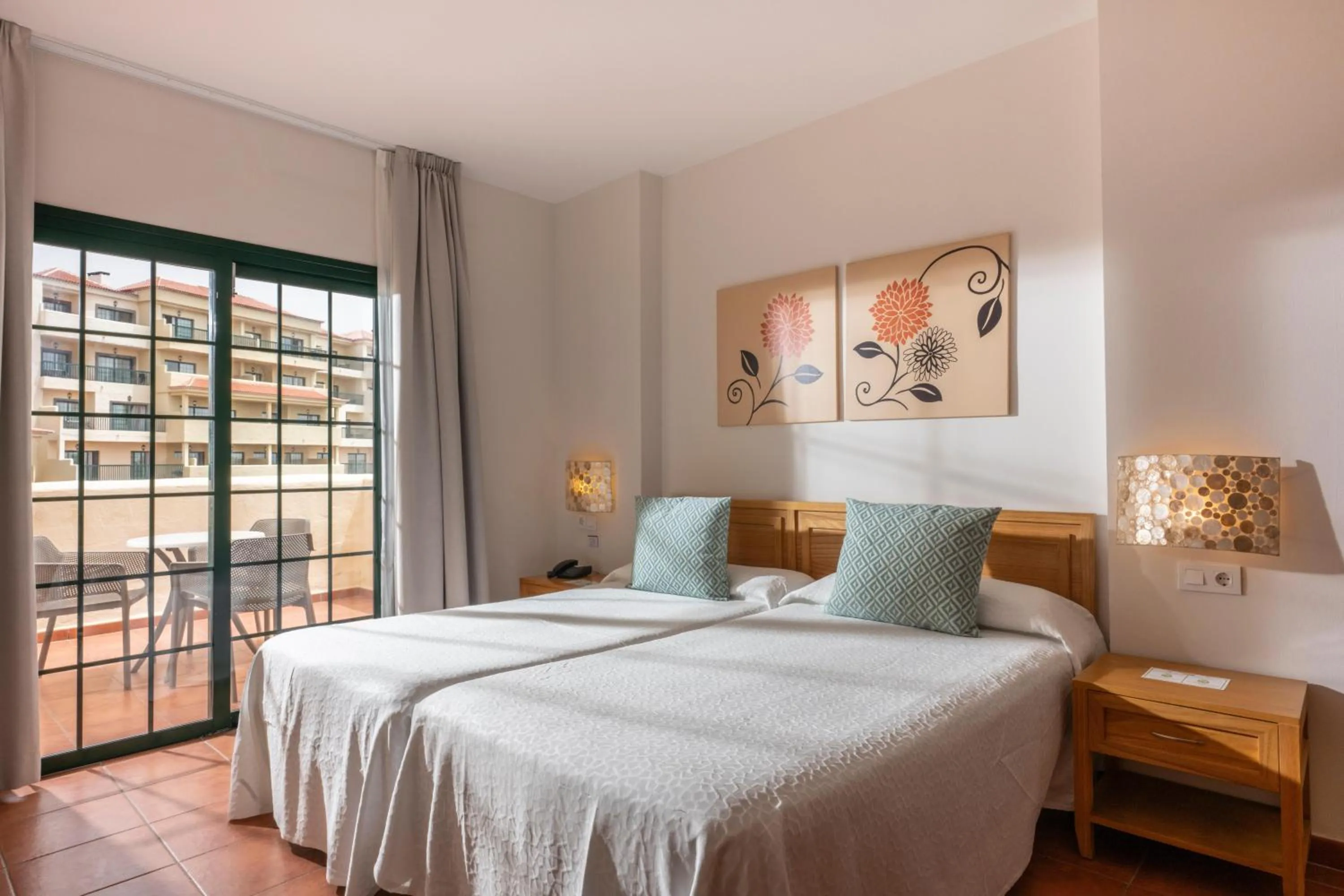 Photo of the whole room, Bed in GF Isabel