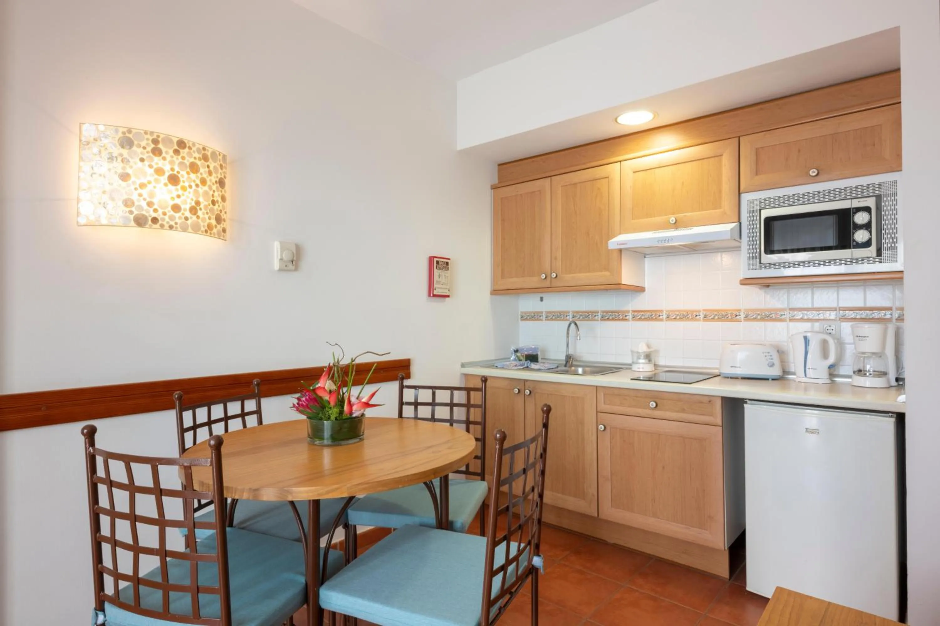 Photo of the whole room in GF Isabel