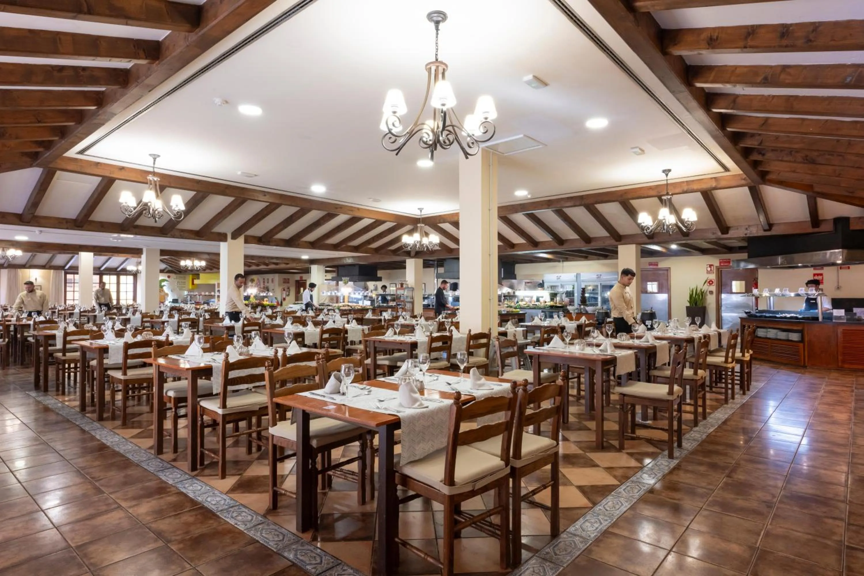 Restaurant/places to eat in GF Isabel