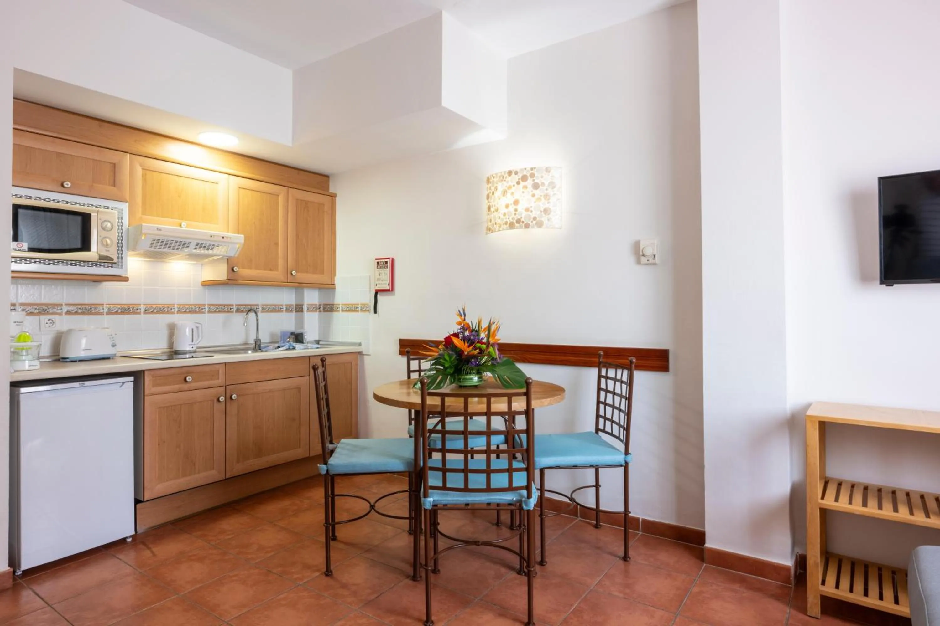 Photo of the whole room in GF Isabel