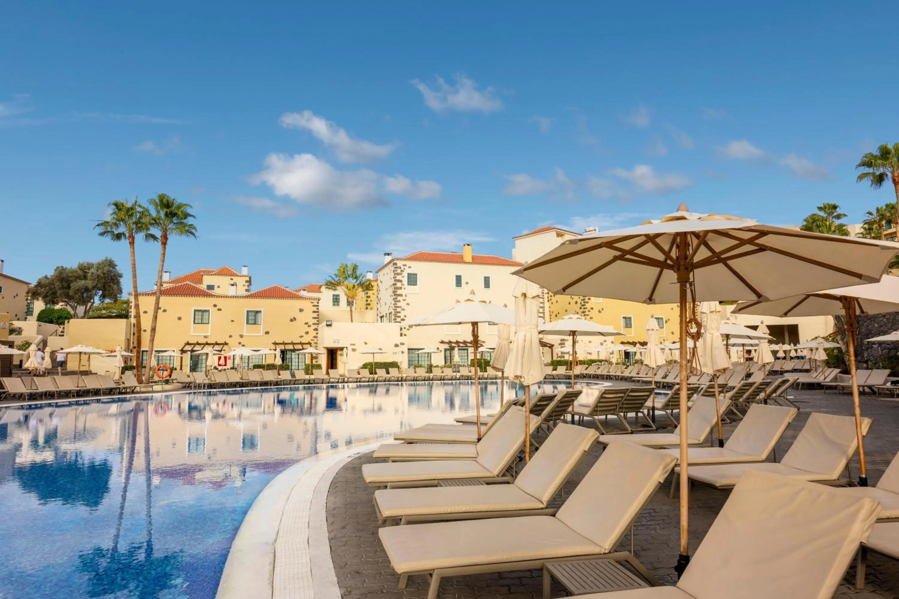 Swimming pool in GF Isabel