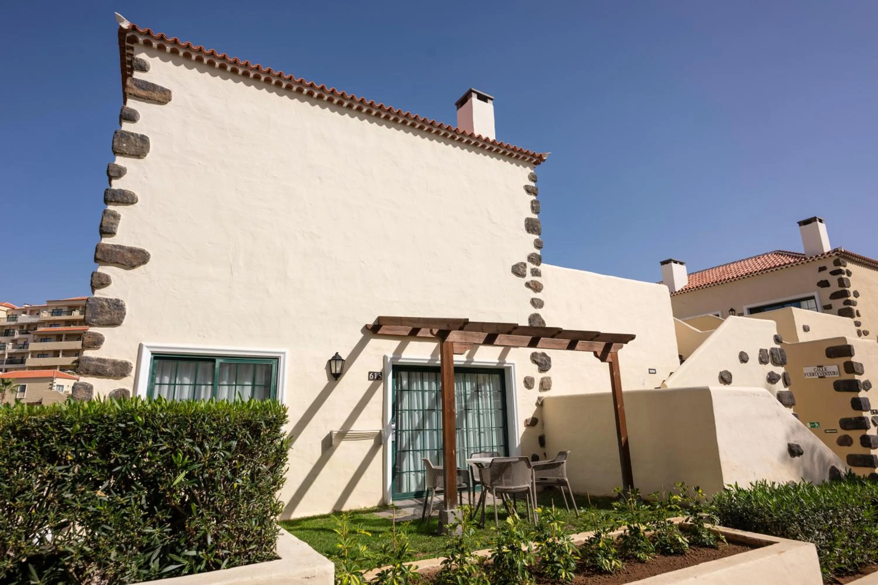 Photo of the whole room in GF Isabel