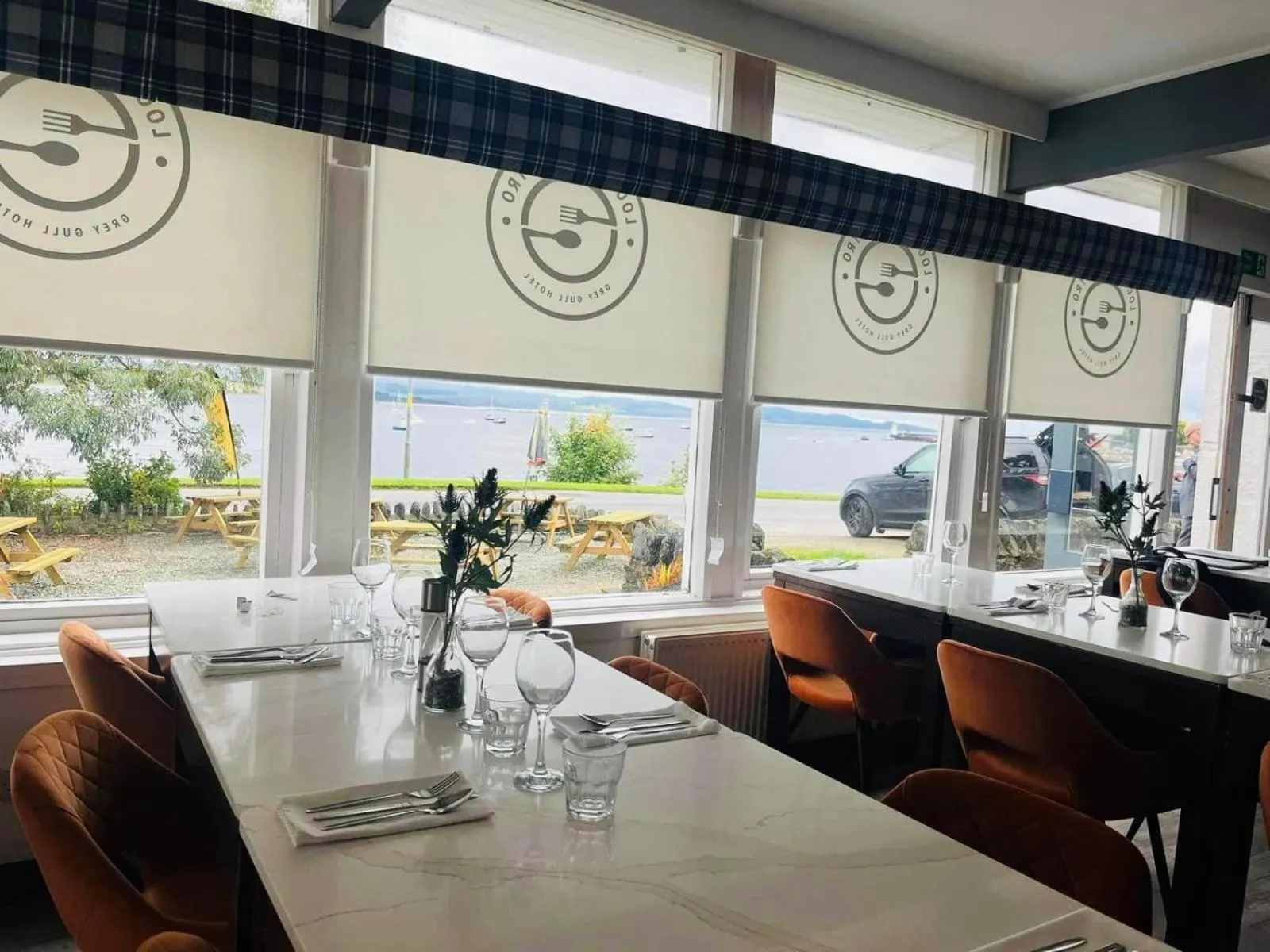 Restaurant/places to eat in The Grey Gull Hotel