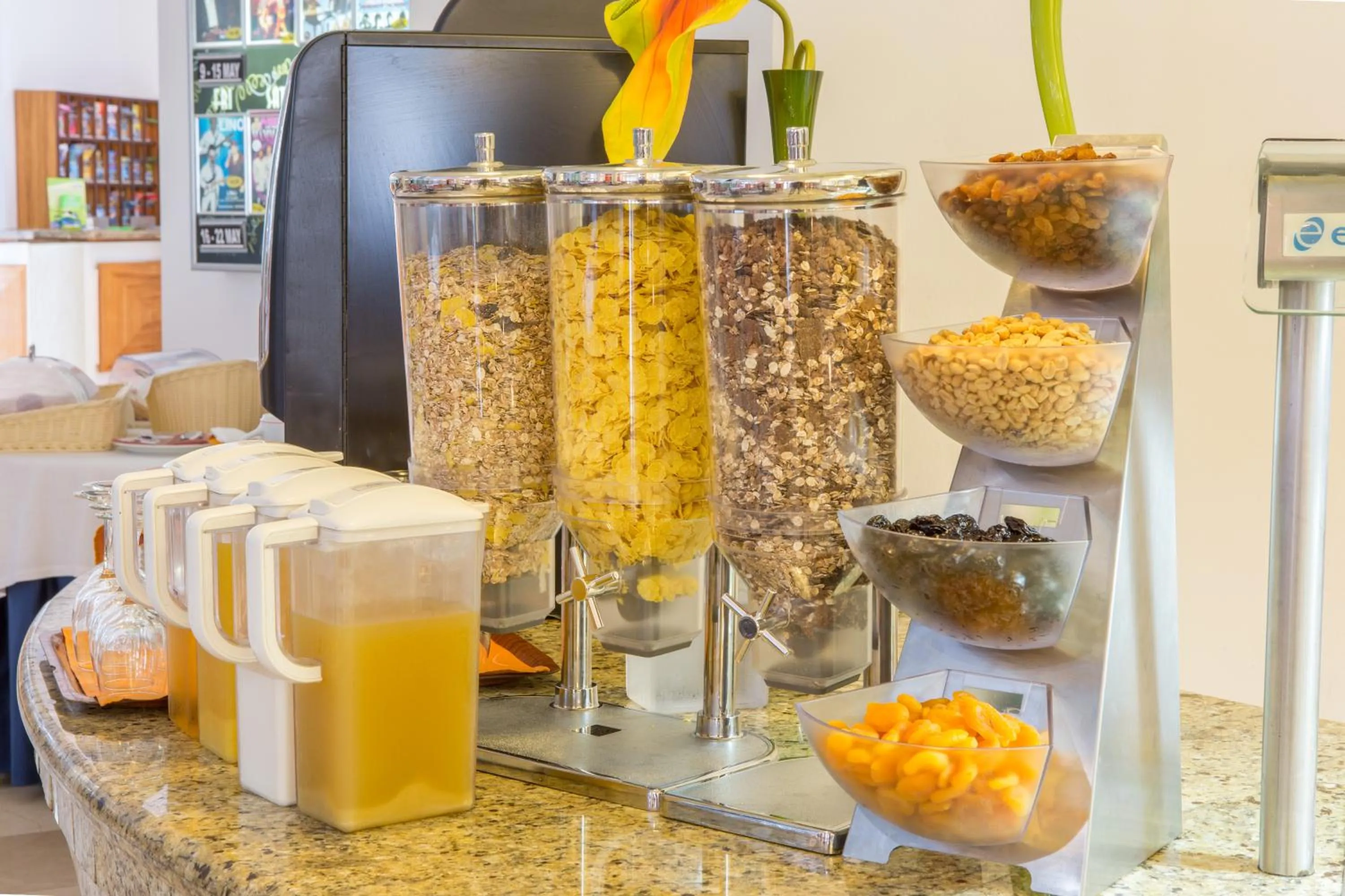 Breakfast in Ona Hollywood Mirage