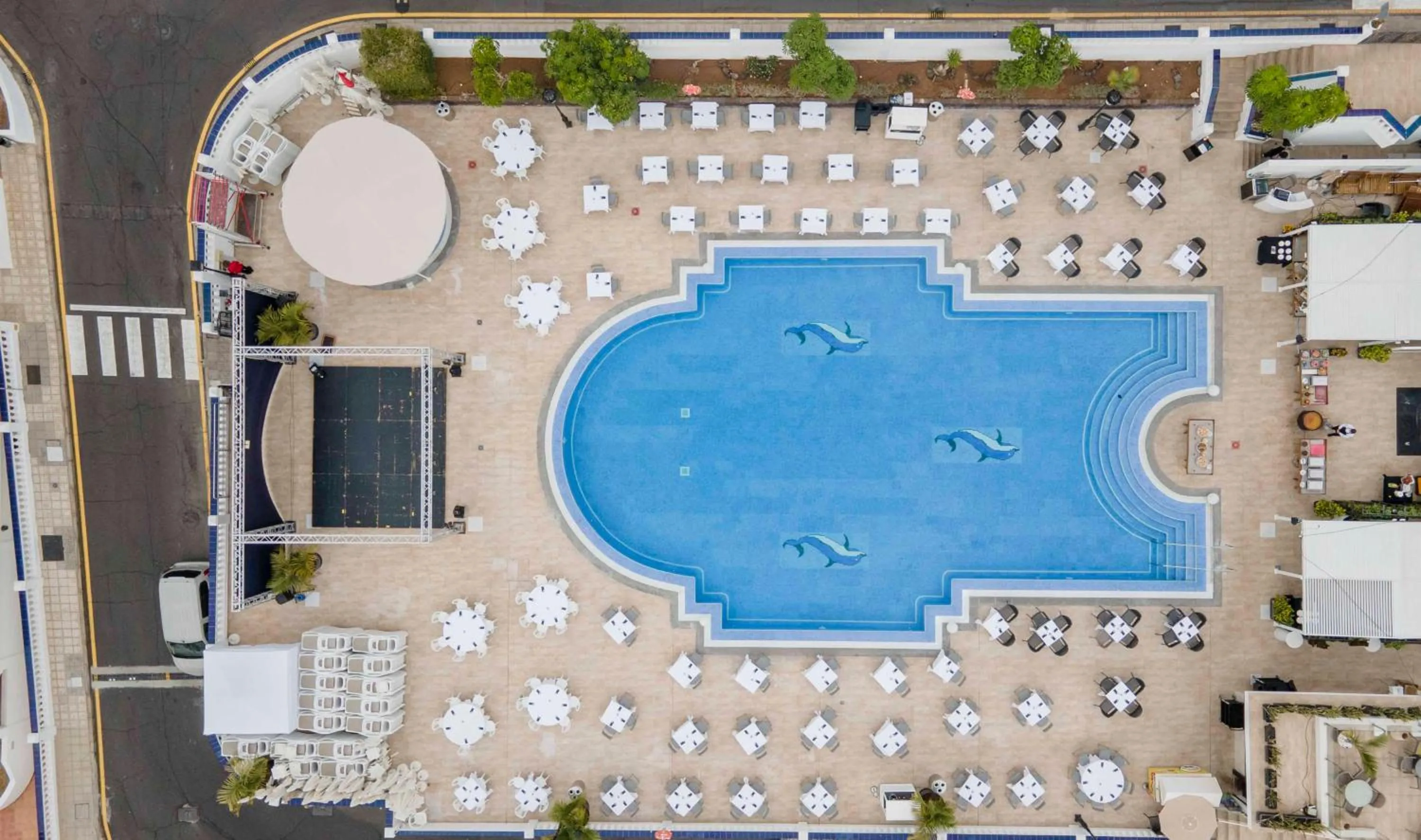 Property building in Ona Hollywood Mirage