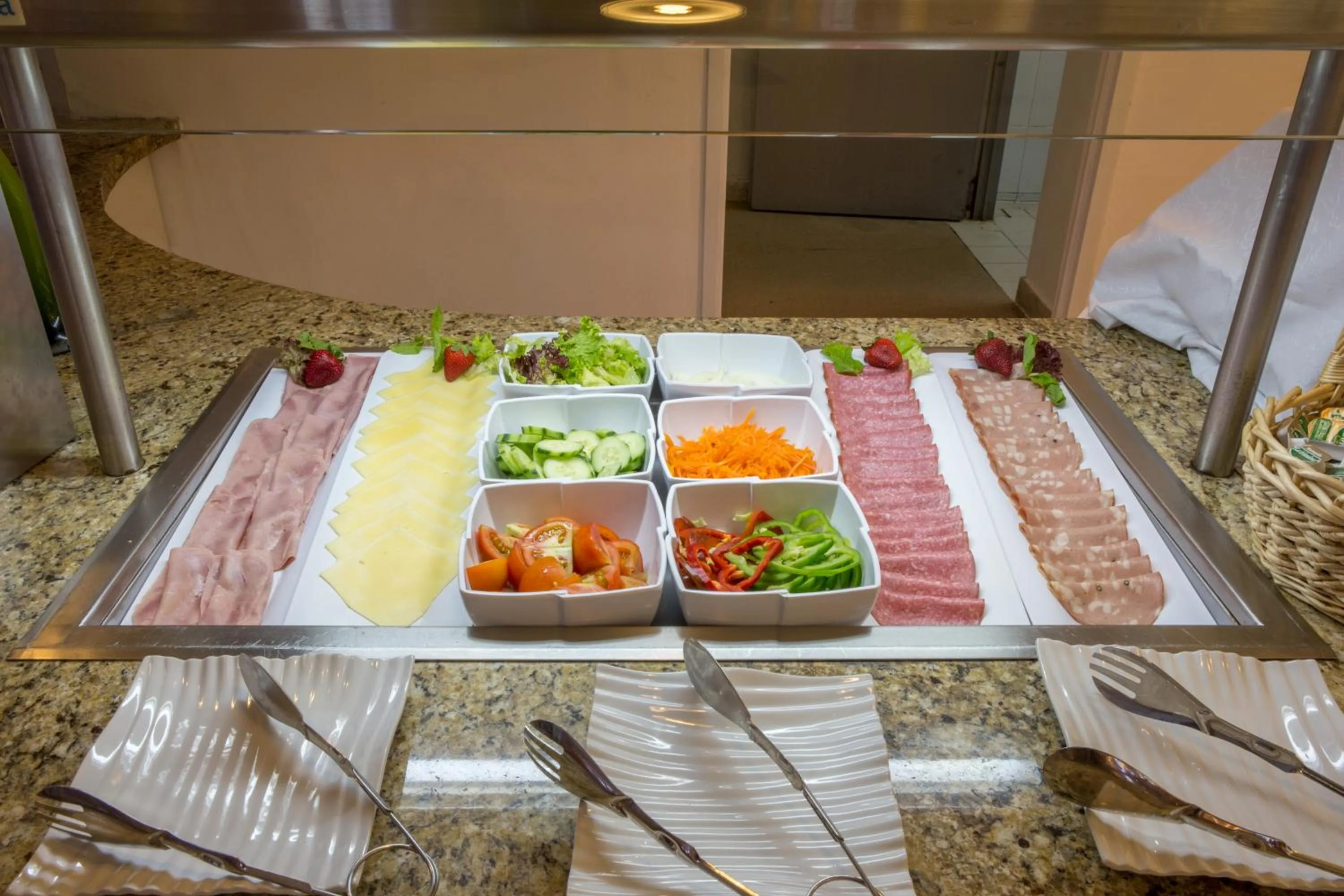 On site in Ona Hollywood Mirage