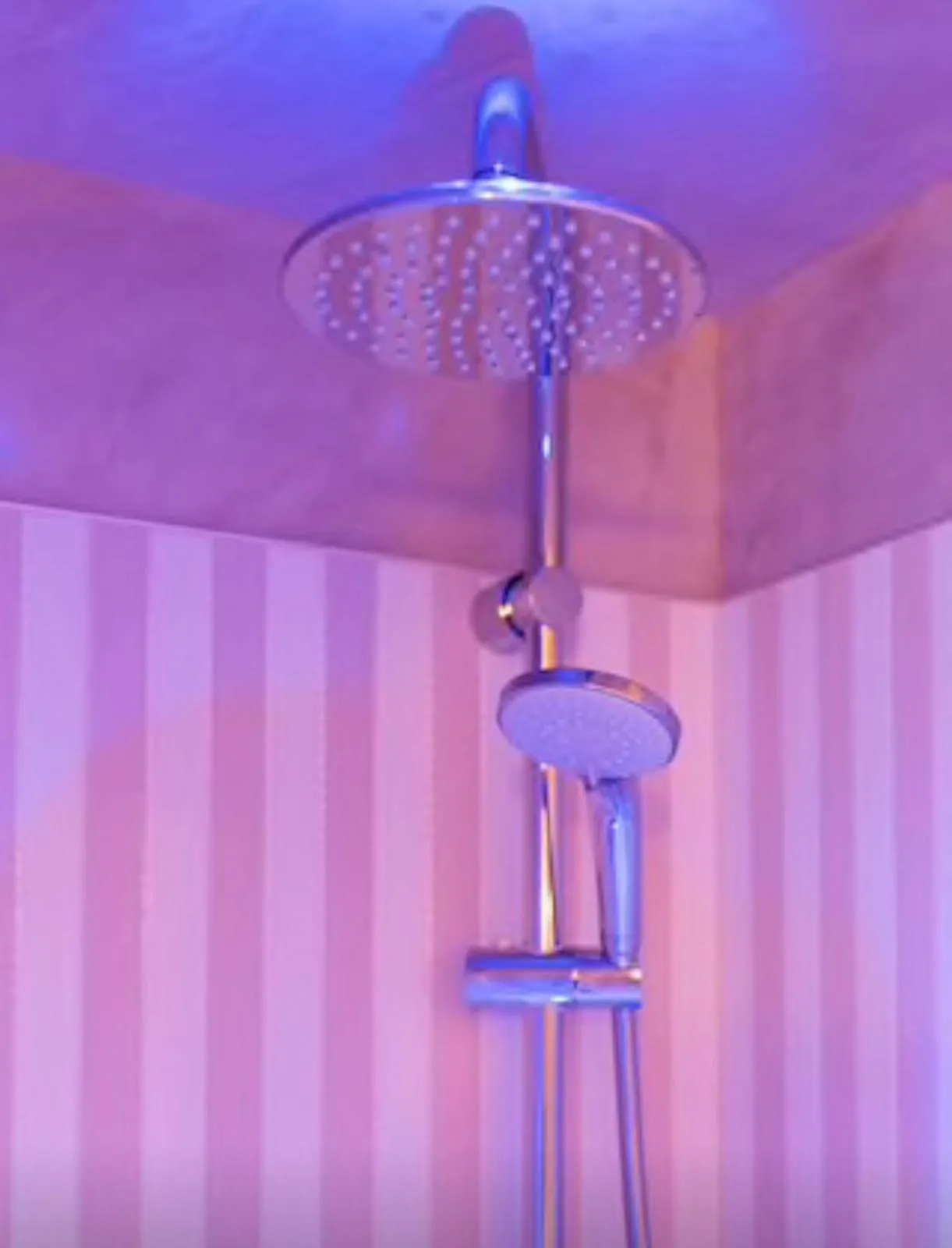 Shower in Accademia 21