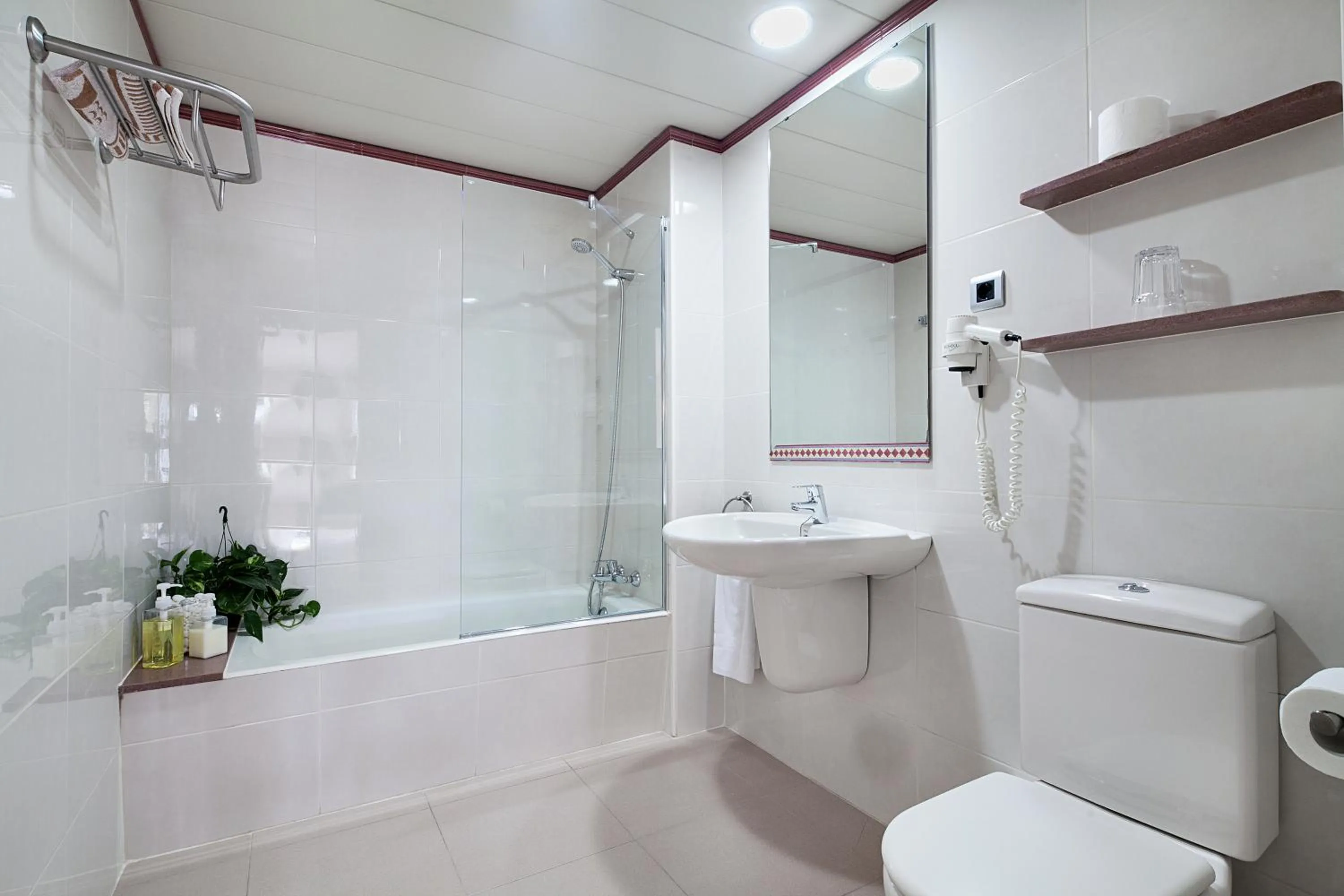 Bathroom in Apartamentos Porta Coeli