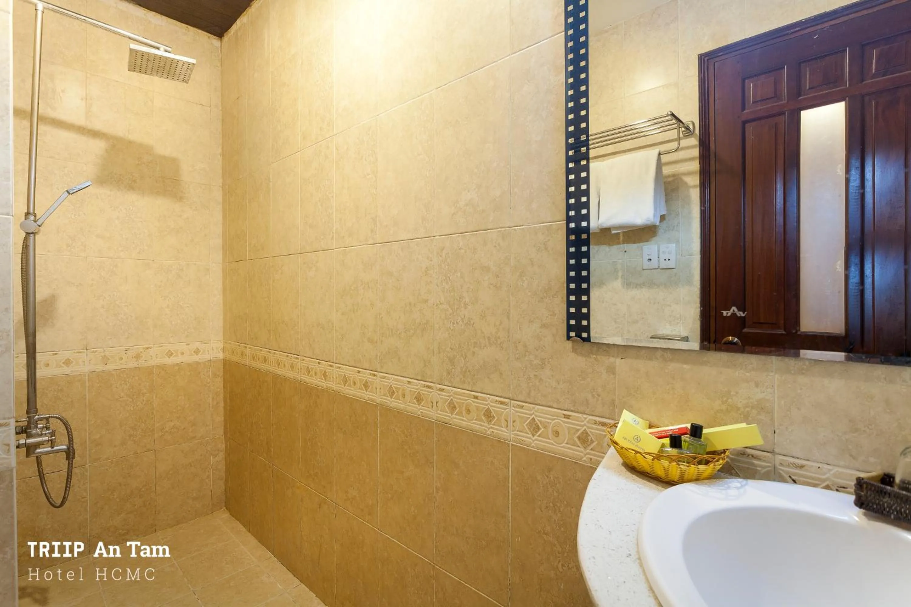 Shower in Mays Hotel- Ben Thanh